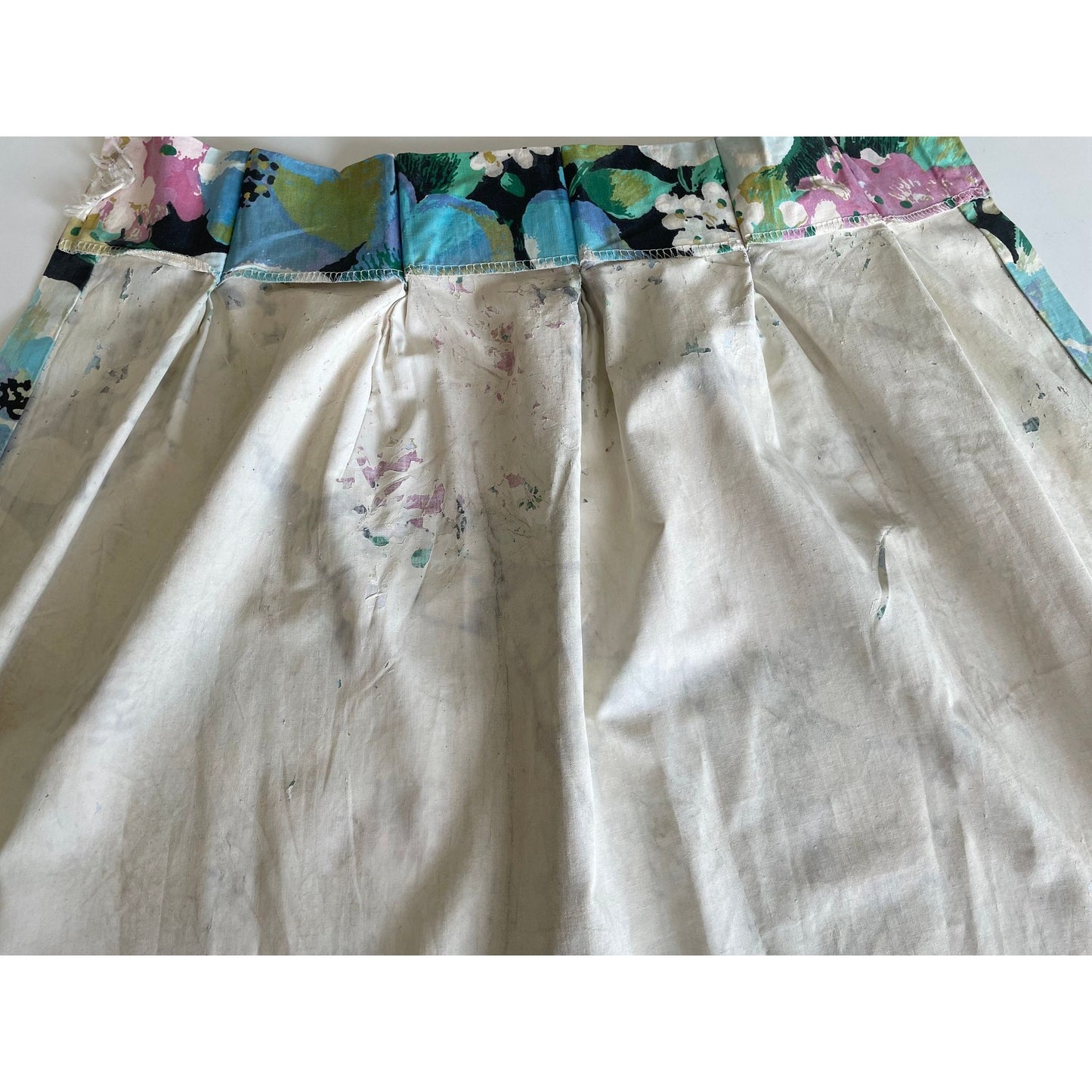 Vintage 60s pleated curtain, hydrangeas flowers, bedroom black out window treatment