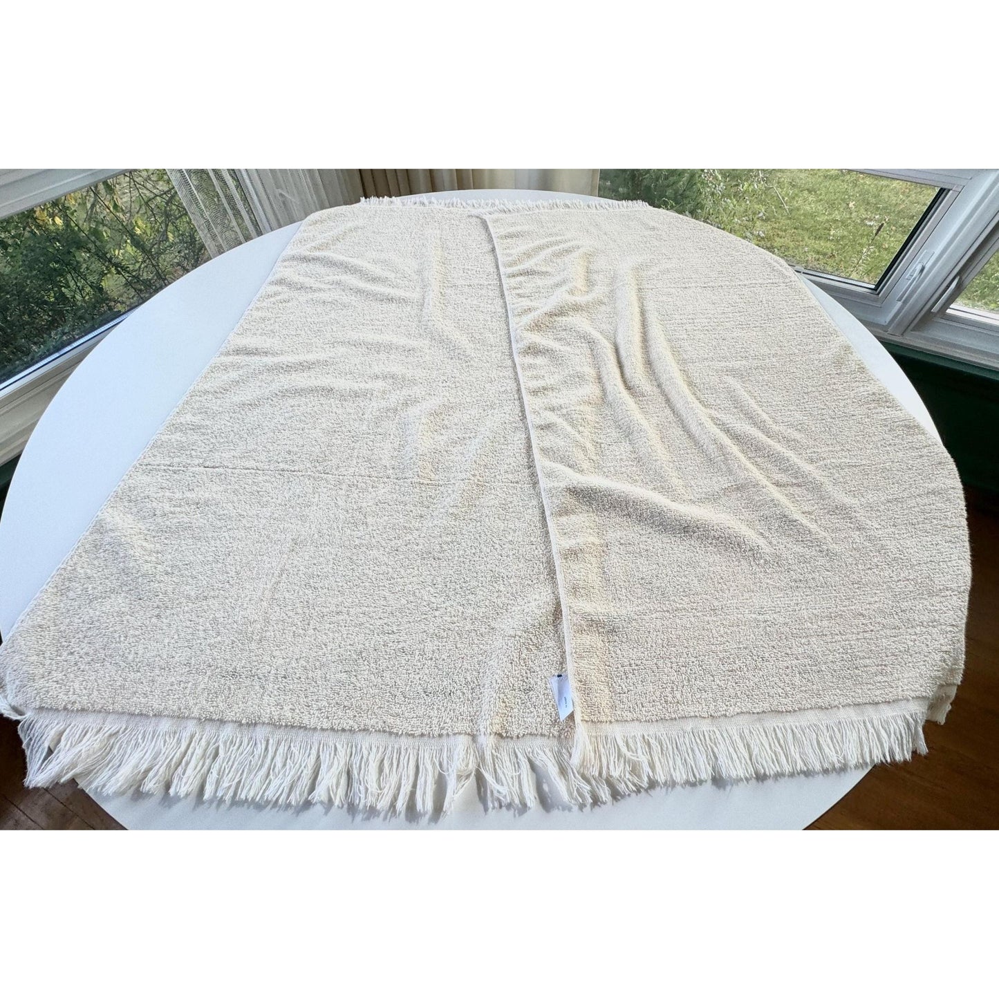 Vintage 70s bath towel, pink floral arabesques