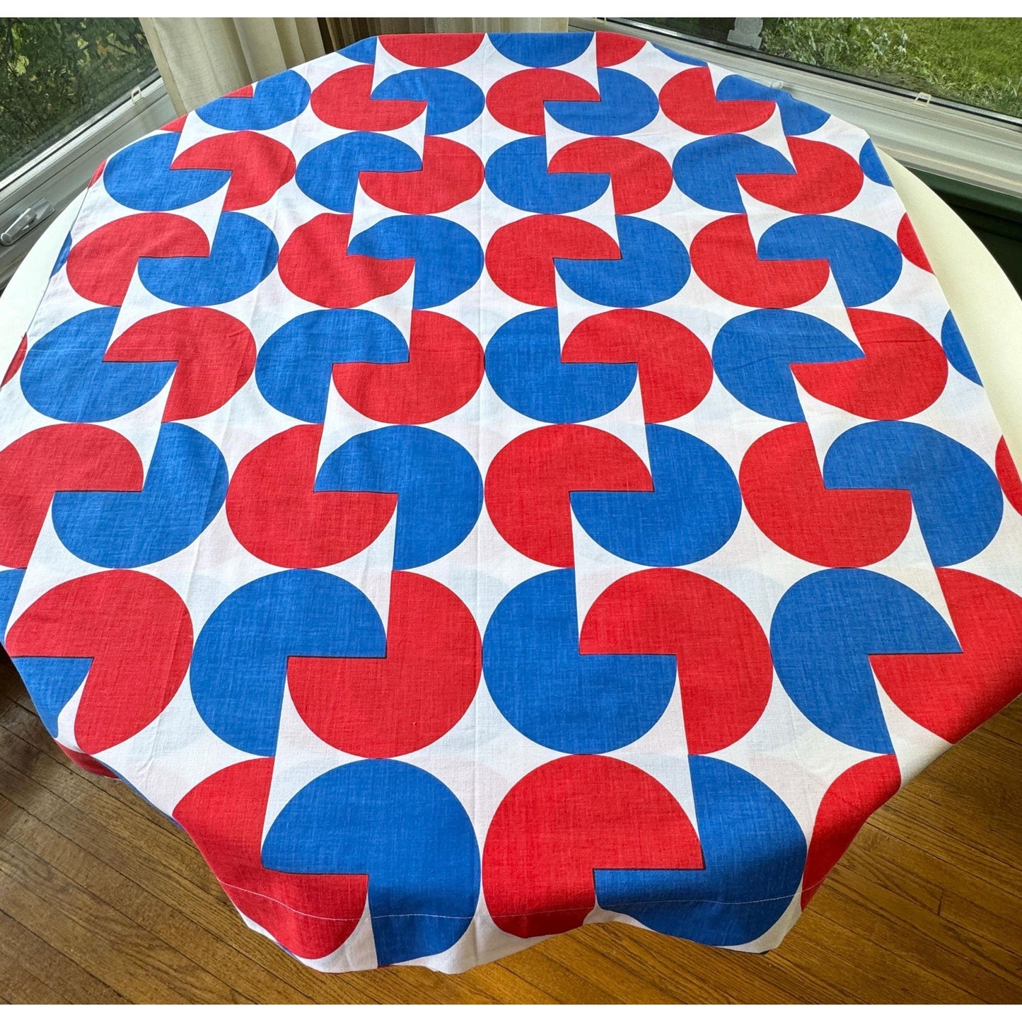 Vintage 70s flat / top sheet, geometric red white and blue, double/full size bed, Texmade