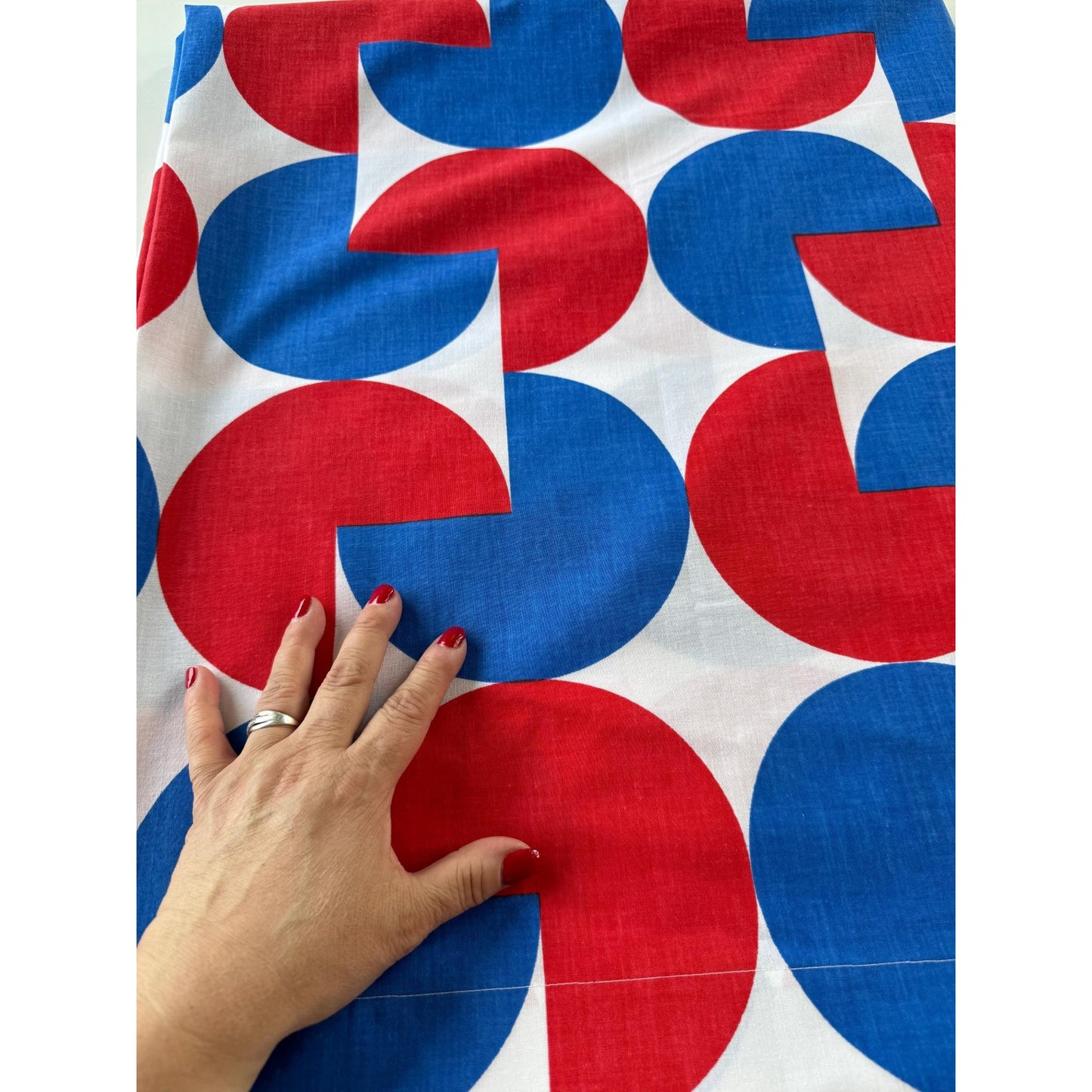 Vintage 70s flat / top sheet, geometric red white and blue, double/full size bed, Texmade