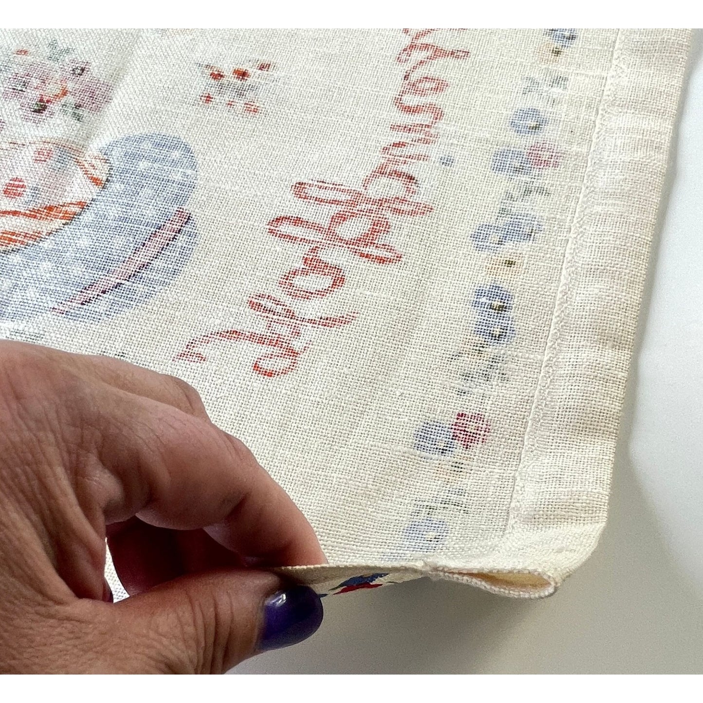 Vintage 1980 calendar tea towel, "Happiness is...", English/French