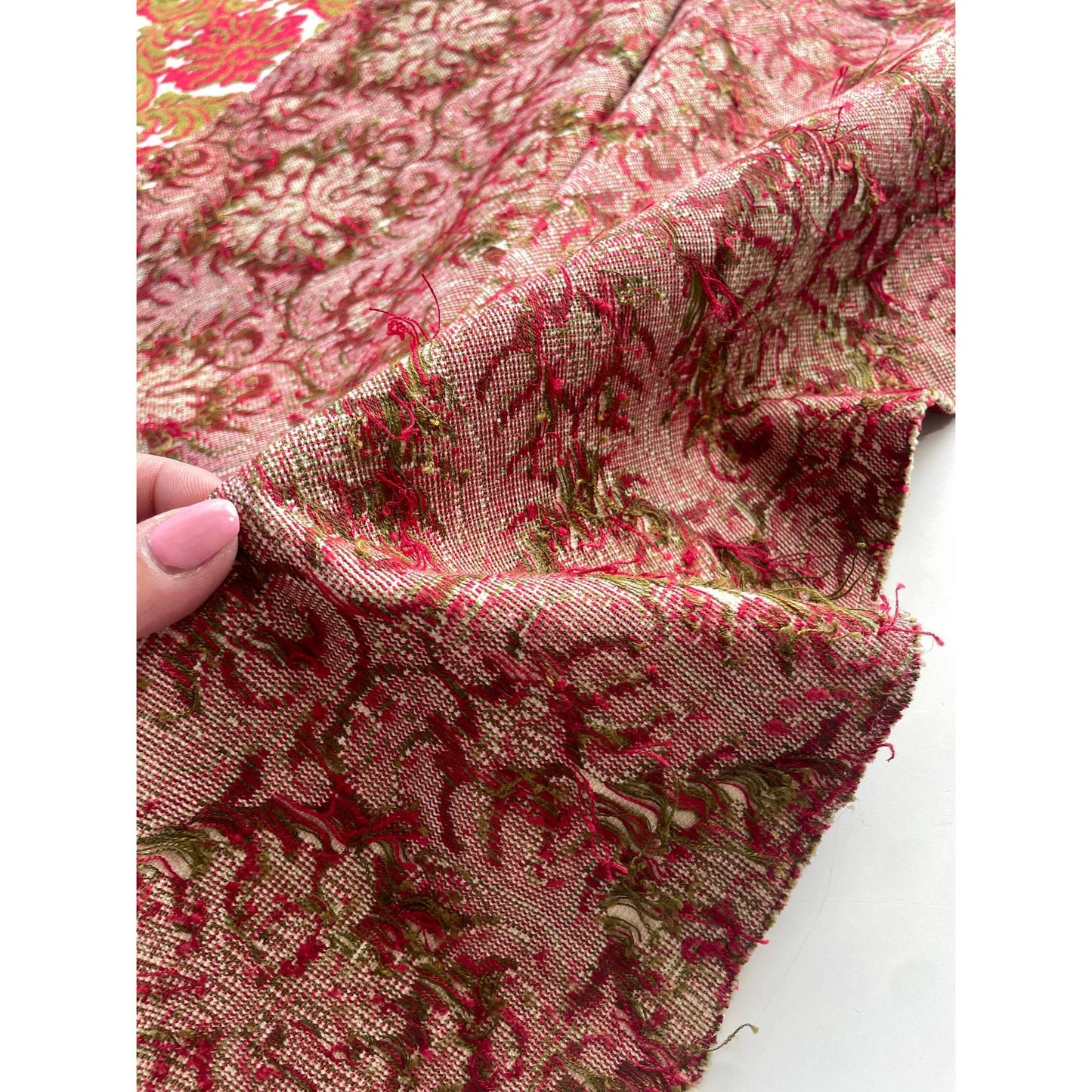Vintage 50s ciselé velvet area rug, olive green and hot pink damask pattern, velours oval carpet