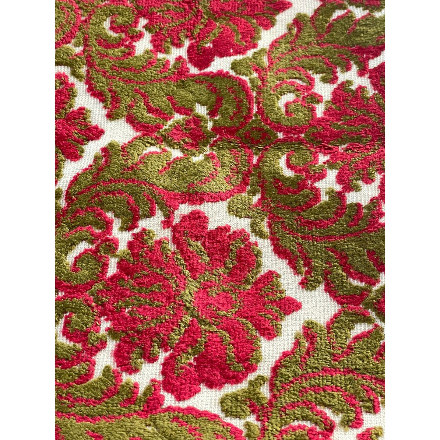 Vintage 50s ciselé velvet area rug, olive green and hot pink damask pattern, velours oval carpet