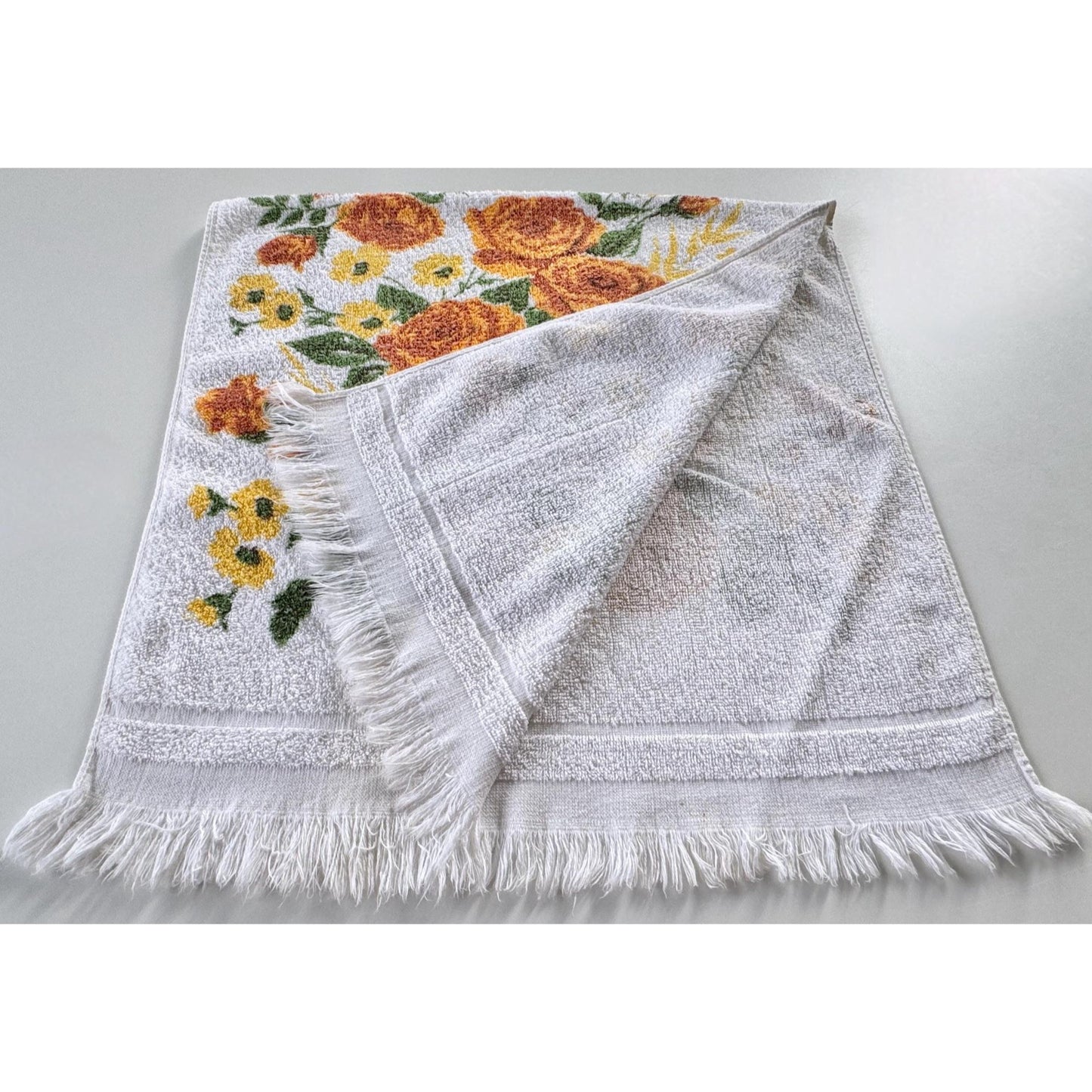 Vintage 70s bath towel, orange and yellow flowers with greenery