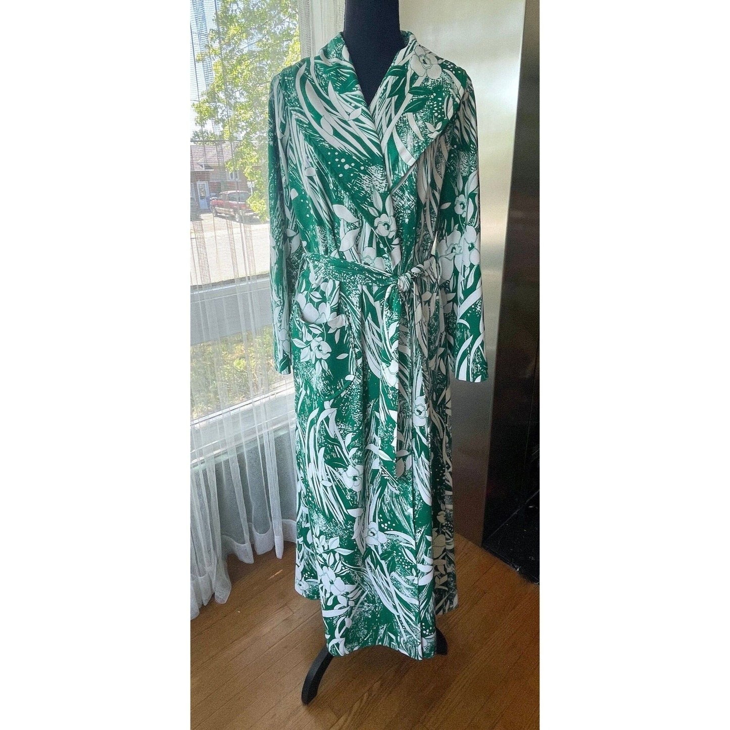 Vintage 70s house dress, green floral