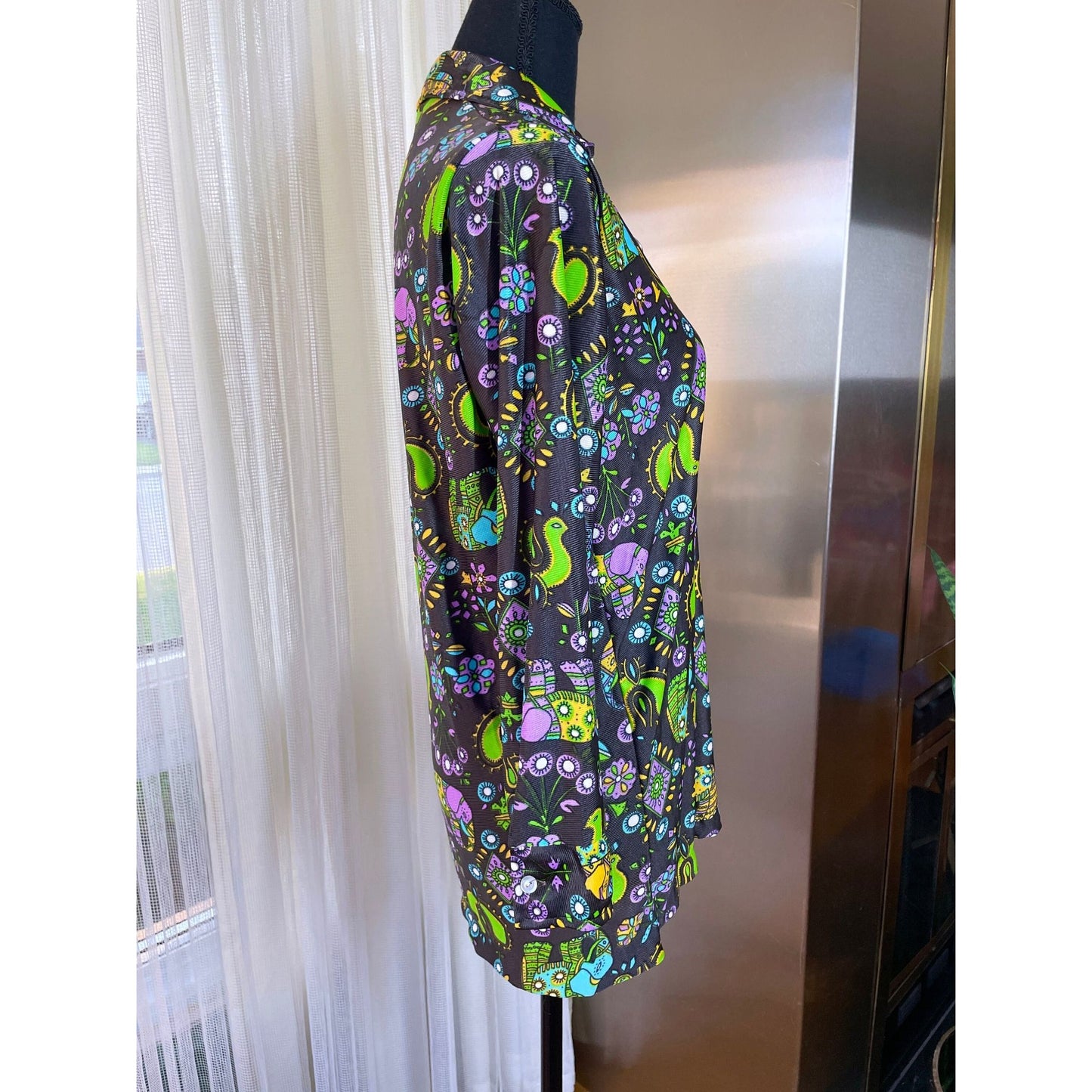 Vintage 70s top, psychedelic novelty print, elephants, birds, long sleeves