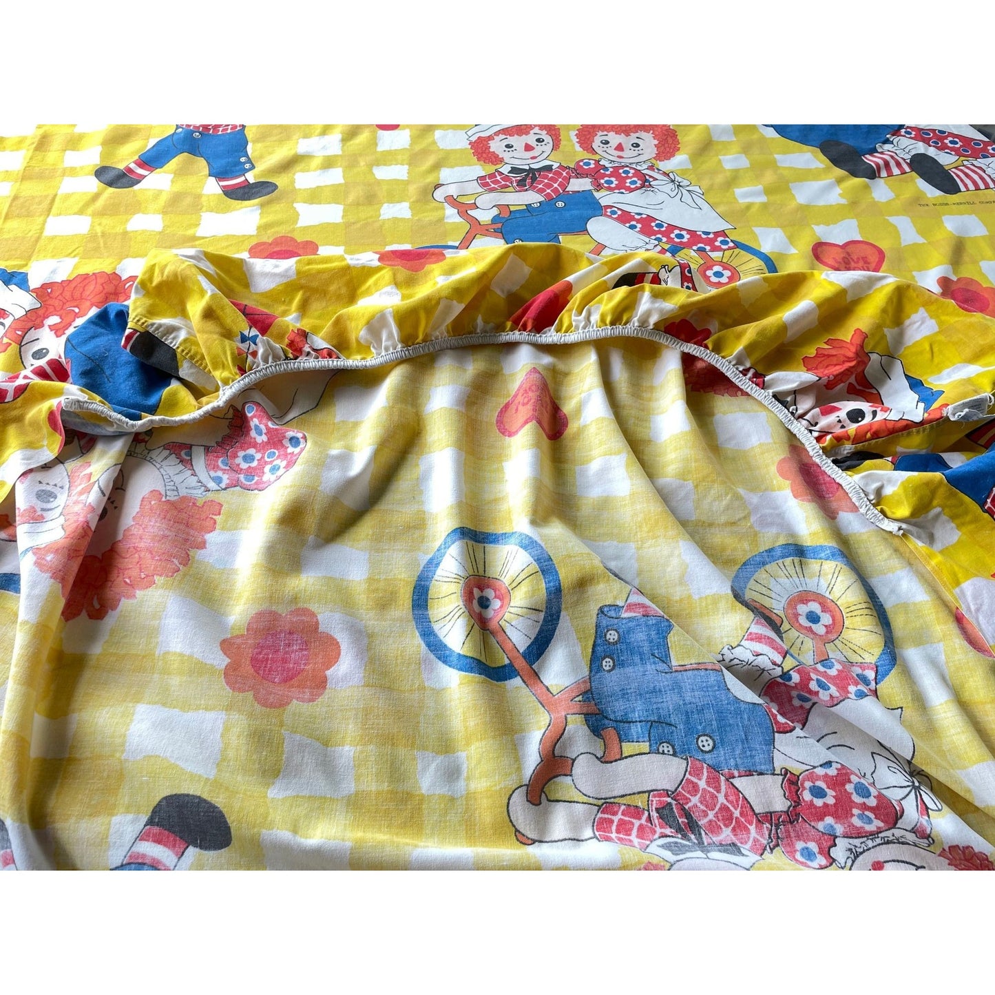 Vintage 70s fitted sheet, Raggedy Ann and Andy, twin size bed Bobbs-Merrill