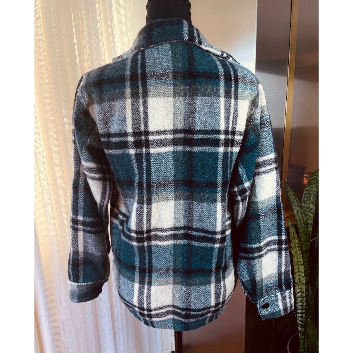 Vintage 1960s Canadian lumber Jack wool plaid shirt, Bell Shirt