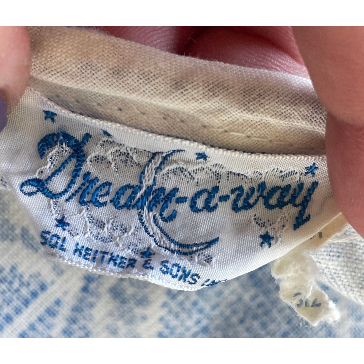 Vintage 1950s peignoir, Dream-A-Way, blue floral 3/4 sleeves