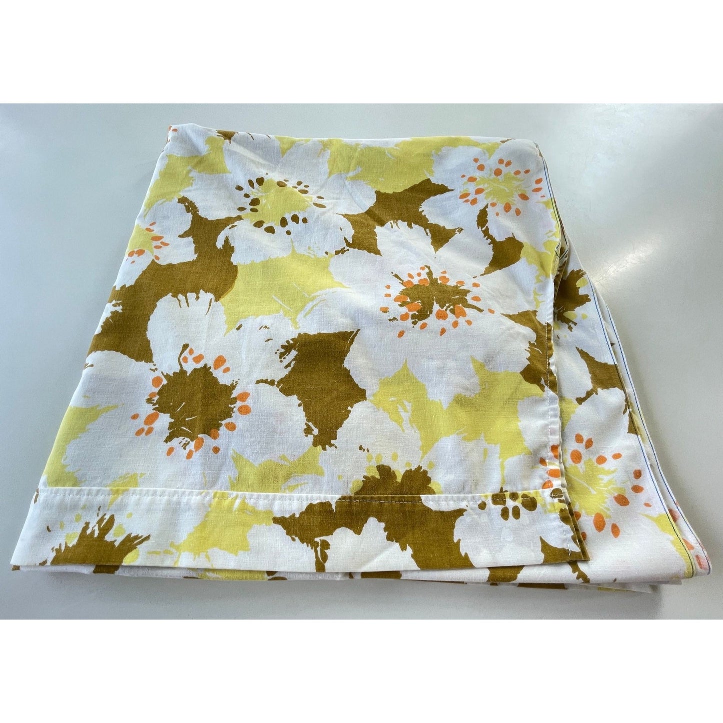 Vintage 70s semi fitted sheet, twin size, Truprest
