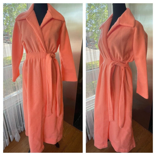 Vintage 70s robe, salmon/coral fleece, Sears