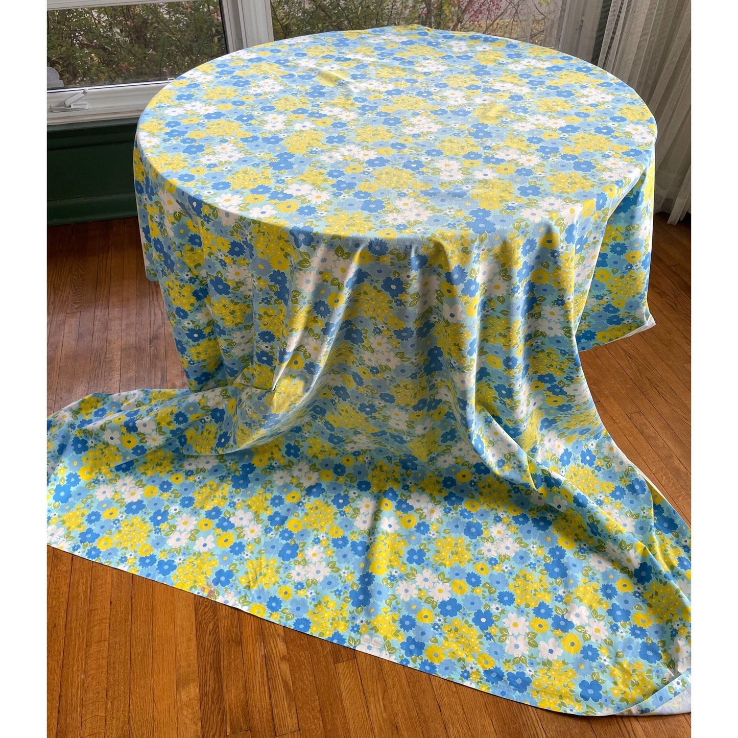 Vintage 70s flat sheet, double/full size bed
