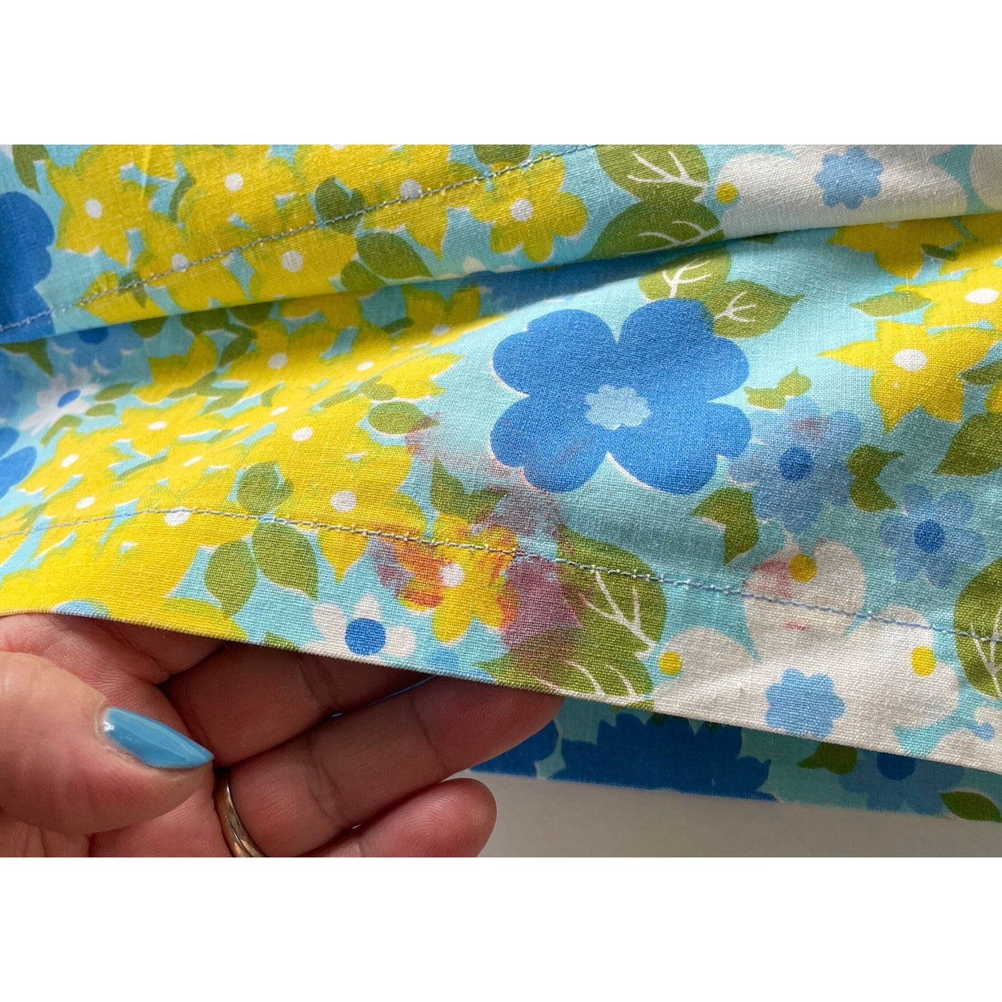 Vintage 70s flat sheet, double/full size bed