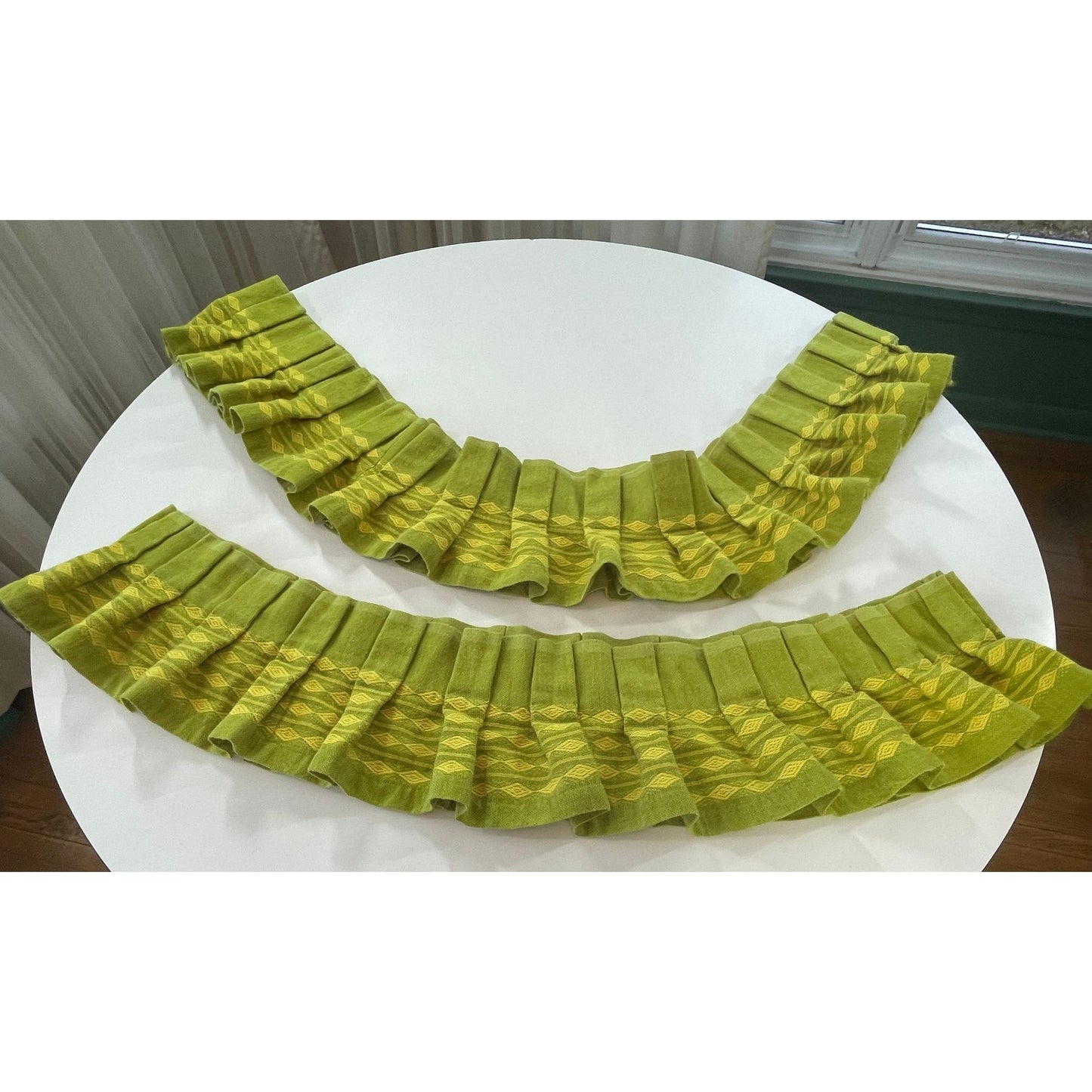 Vintage 70s pleated valance, avocado green, yellow