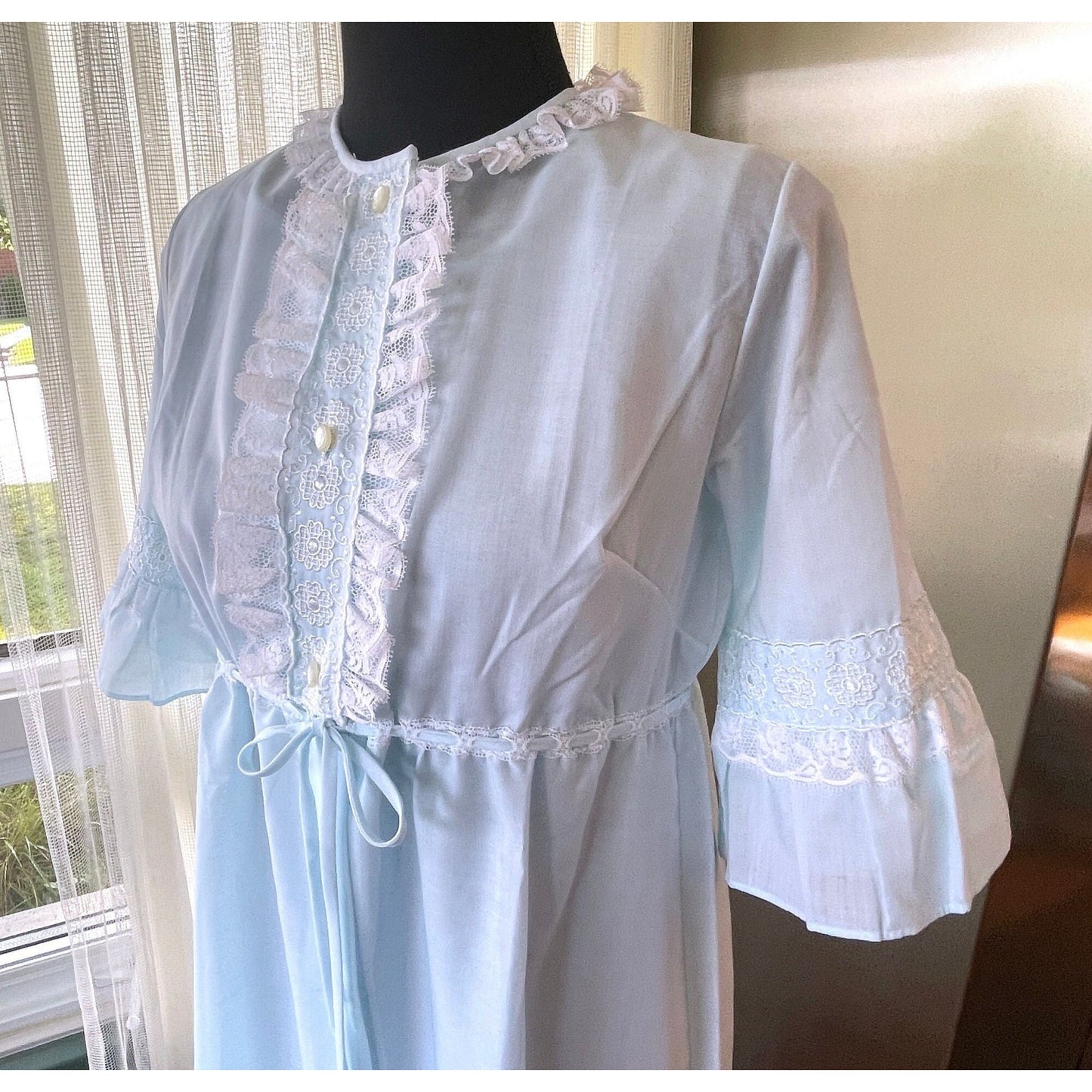 Vintage 1970s peignoir set, blue negligee and peignoir, bridal set