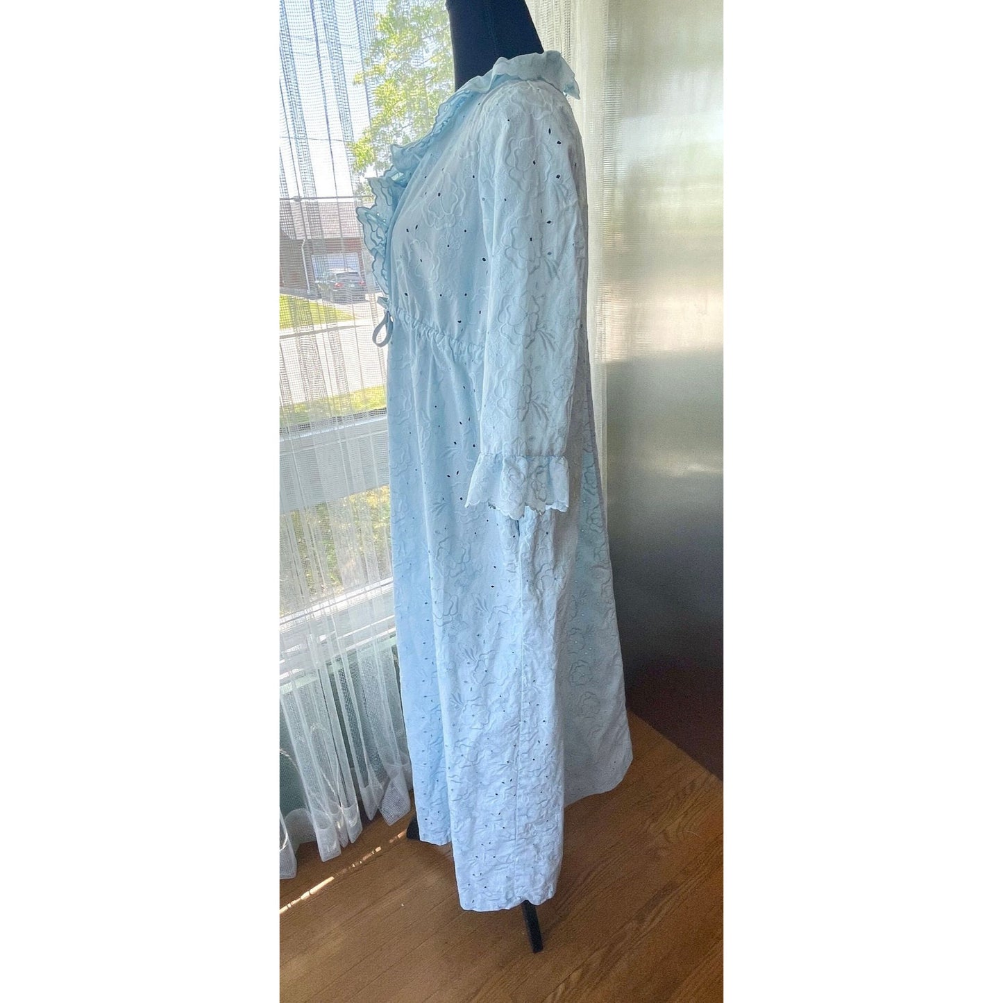 Vintage 80s robe, baby blue eyelet, Bard's Toronto