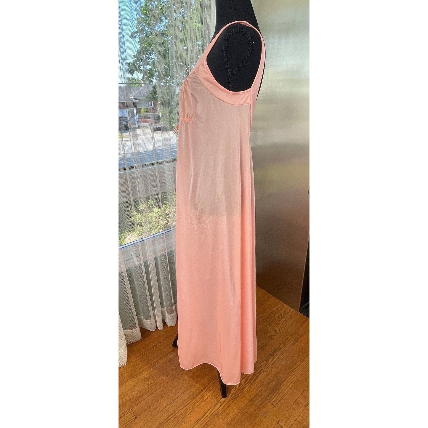 Vintage 80s night dress, peach sleeveless negligee