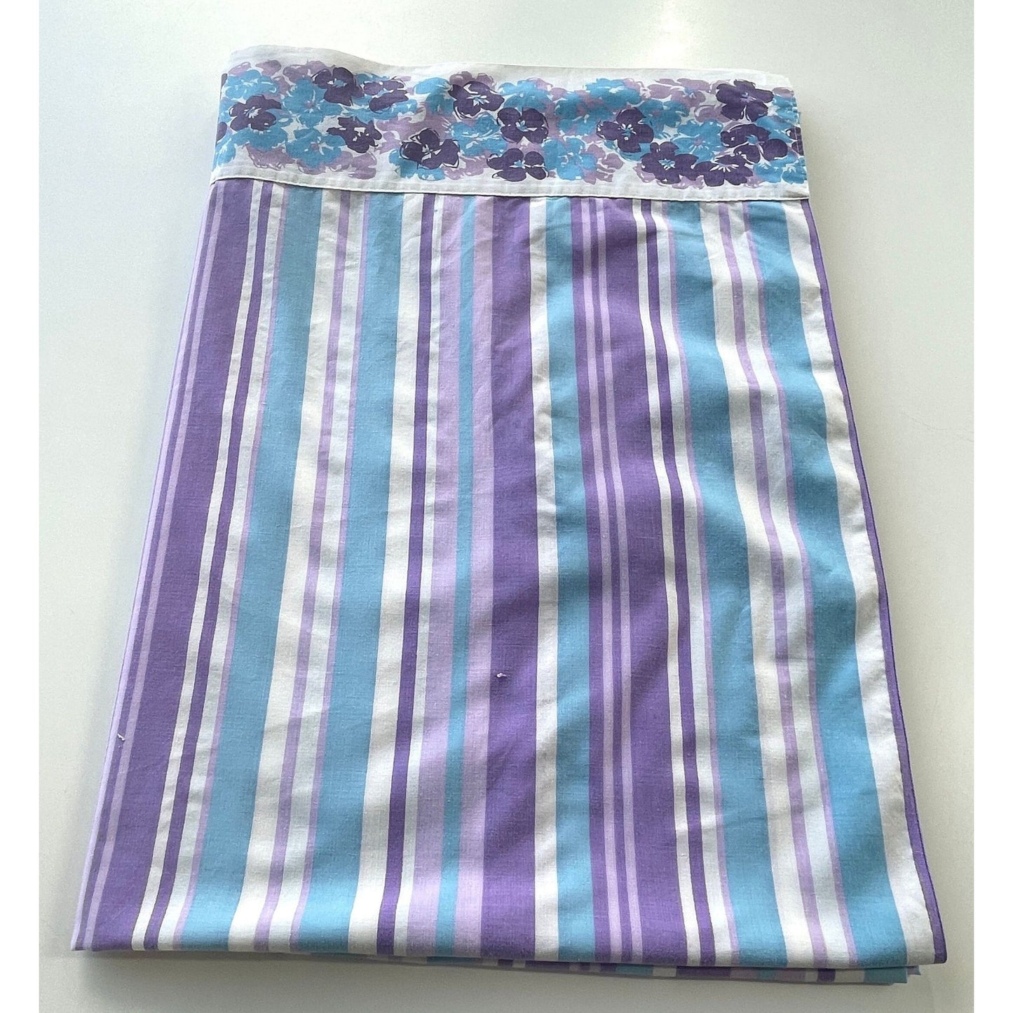 Vintage 70s flat sheet, twin size bed, TruPrest