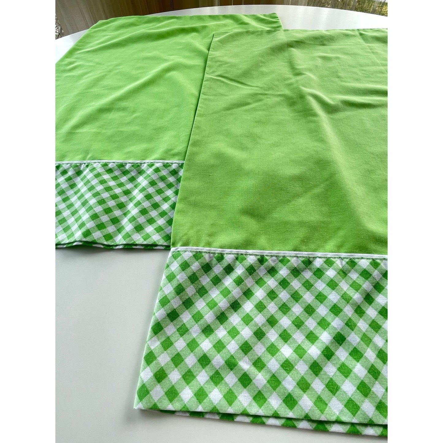 Vintage 80s pillowcases, Cannon Featherlite