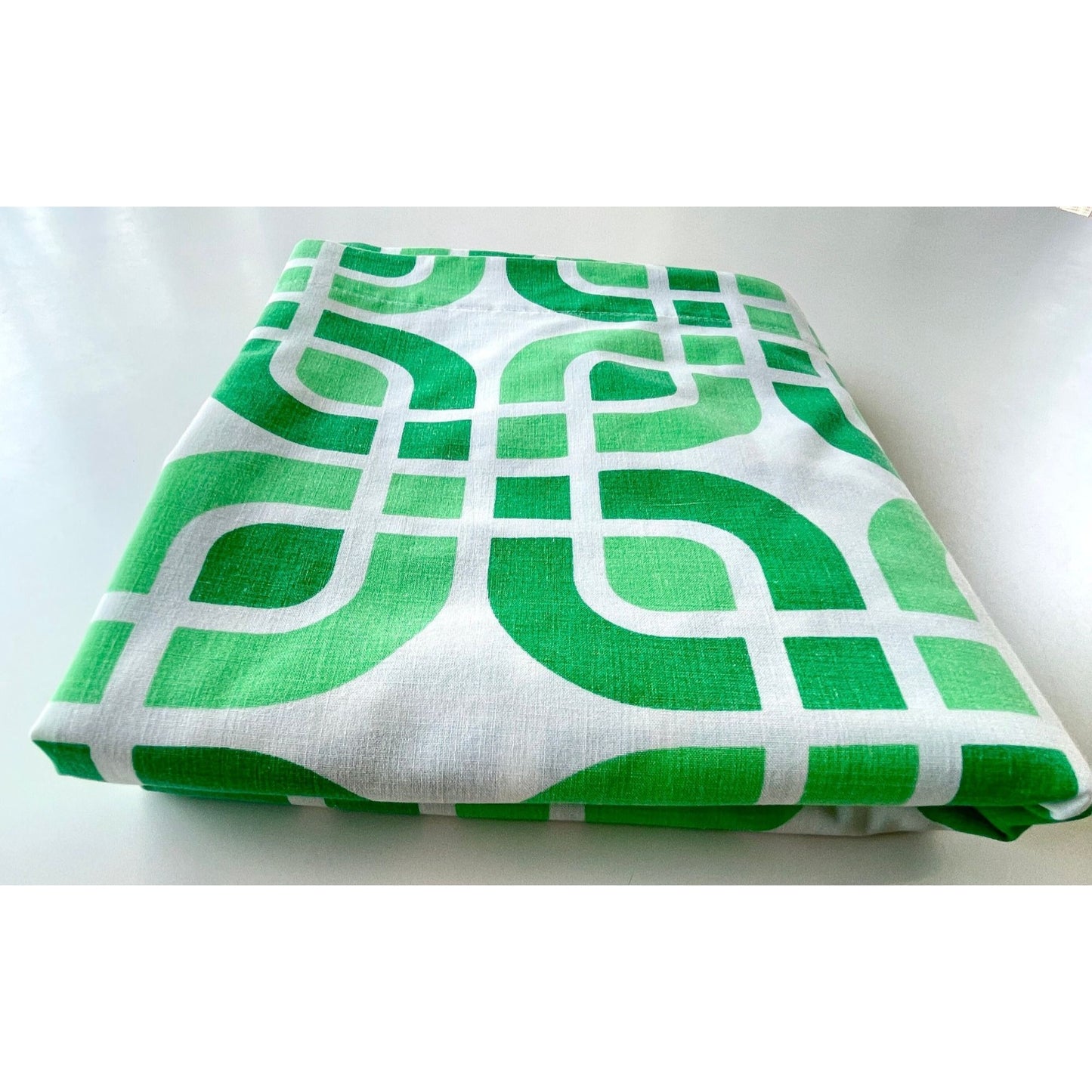Vintage 70s flat sheet, full size / queen size bed, Truprest
