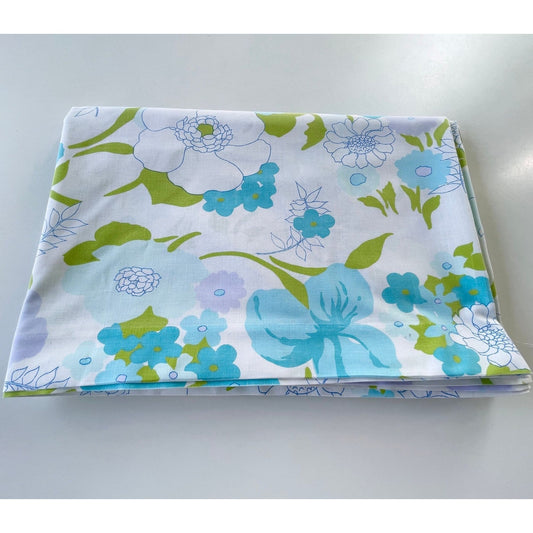 Vintage 70s flat sheet, twin size bed
