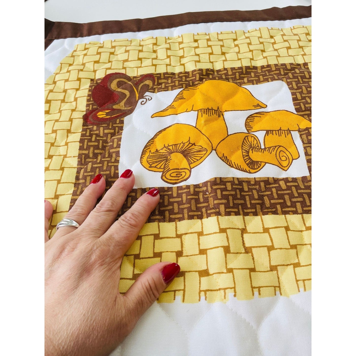 Vintage 70s quilted mushroom half apron