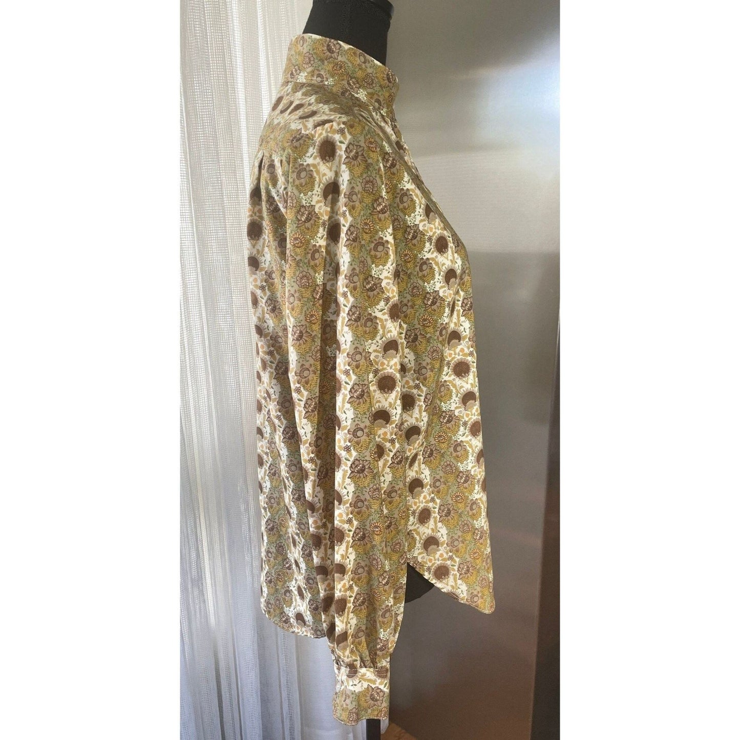 Vintage 80s satin blouse, green sunflowers pattern, long sleeves