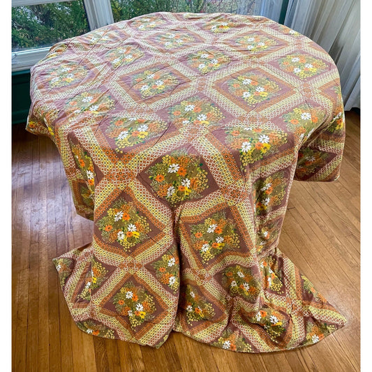 Vintage 70s comforter, faux patchwork, twin size bed