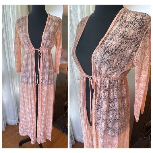 Vintage 1970s peignoir, peach daisies robe