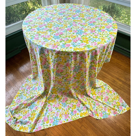 Vintage 70s flat/top bedsheet, pastel floral, twin or double/full size bed, Pequot
