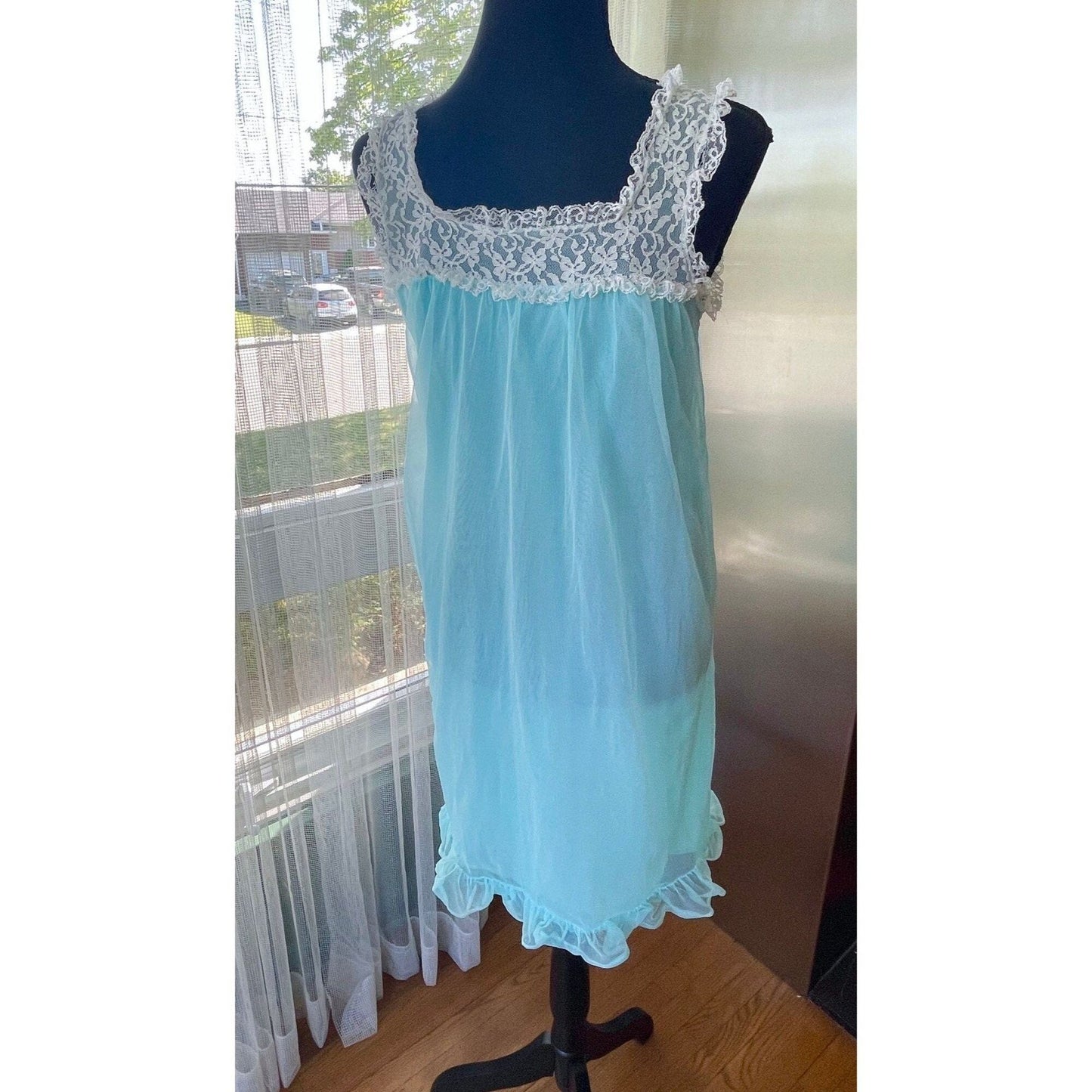 Vintage 1960s night dress, blue sleeveless negligee