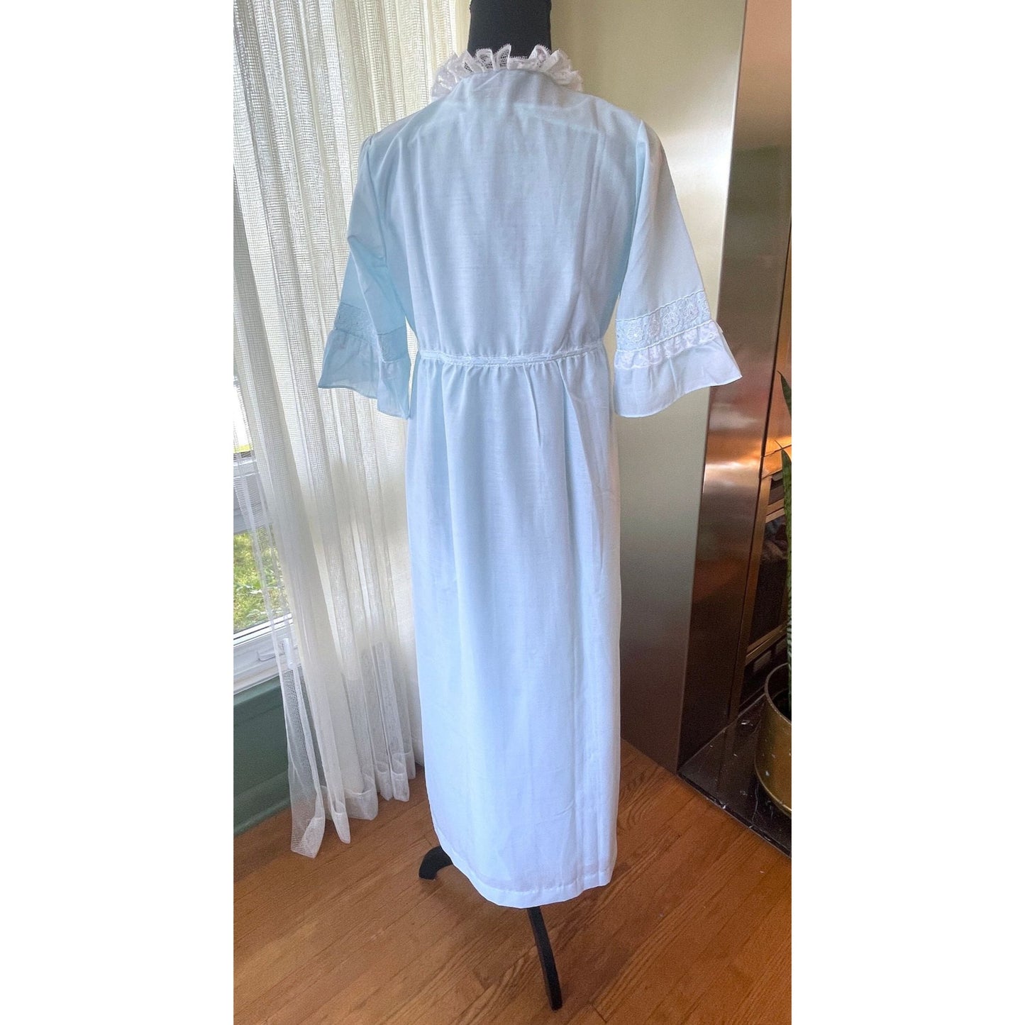 Vintage 1970s peignoir set, blue negligee and peignoir, bridal set