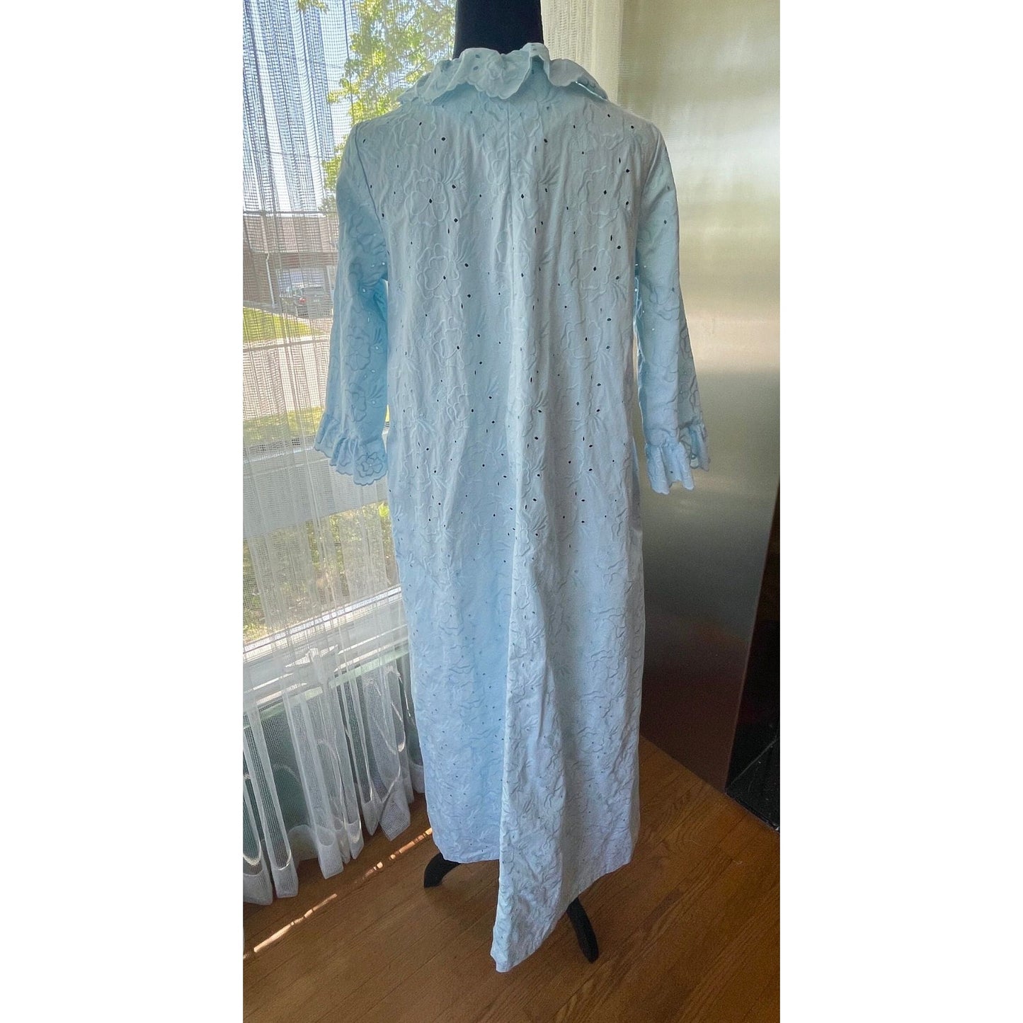 Vintage 80s robe, baby blue eyelet, Bard's Toronto