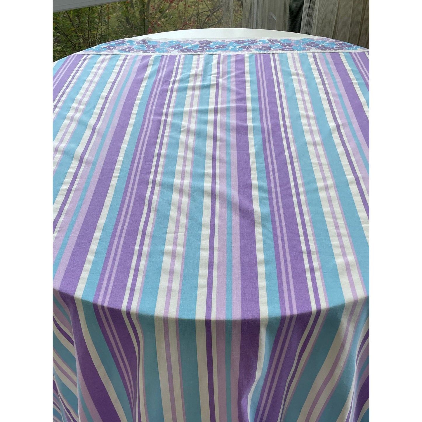 Vintage 70s flat sheet, twin size bed, TruPrest