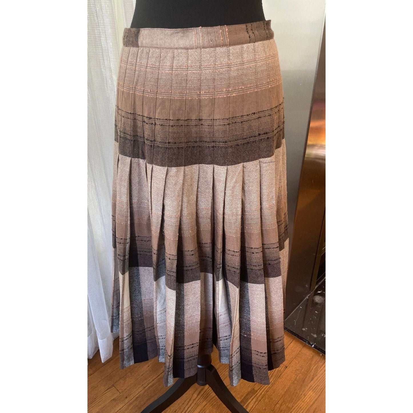 Vintage 80s wool pleated plaid skirt, Highland Queen made in Canada, reversible