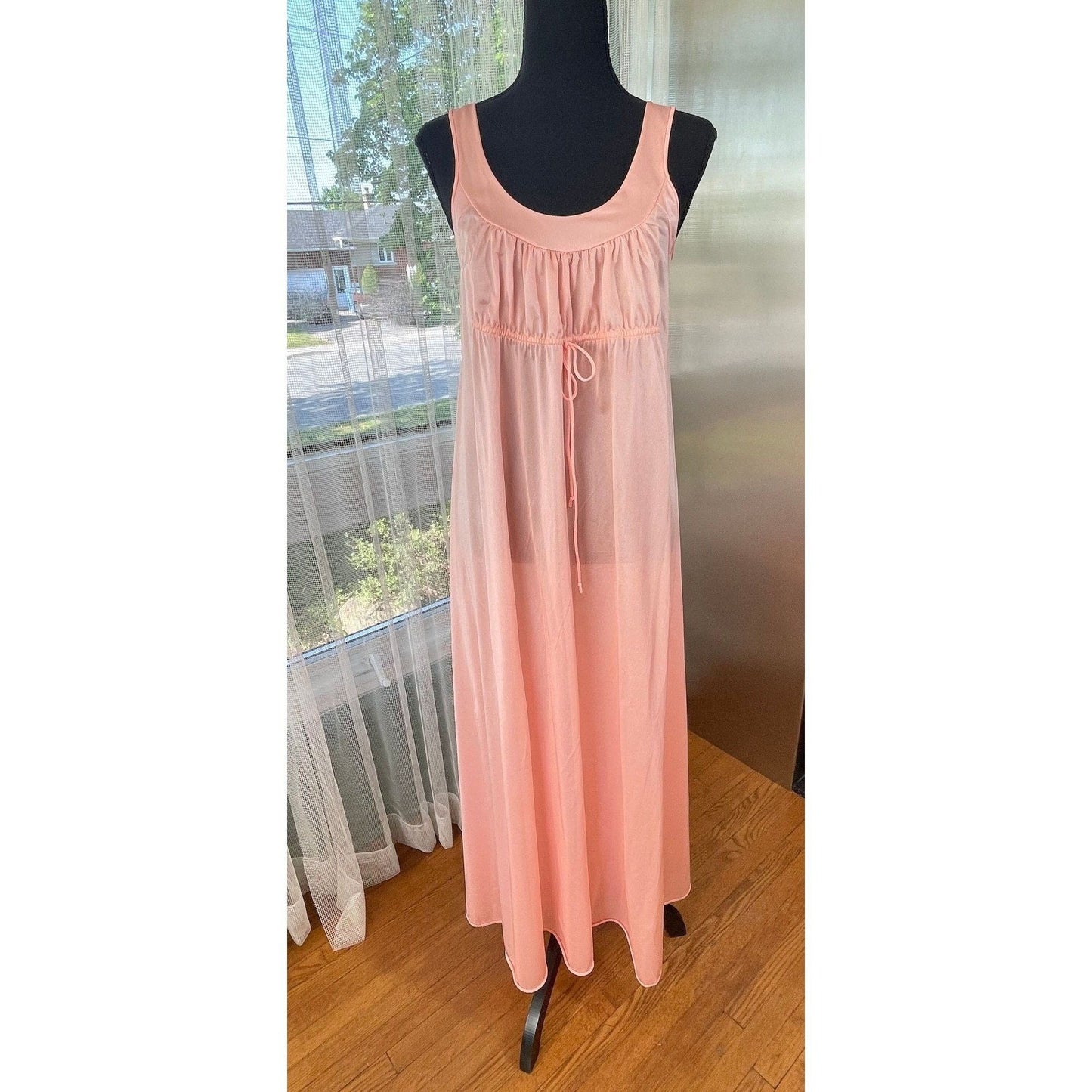 Vintage 80s night dress, peach sleeveless negligee