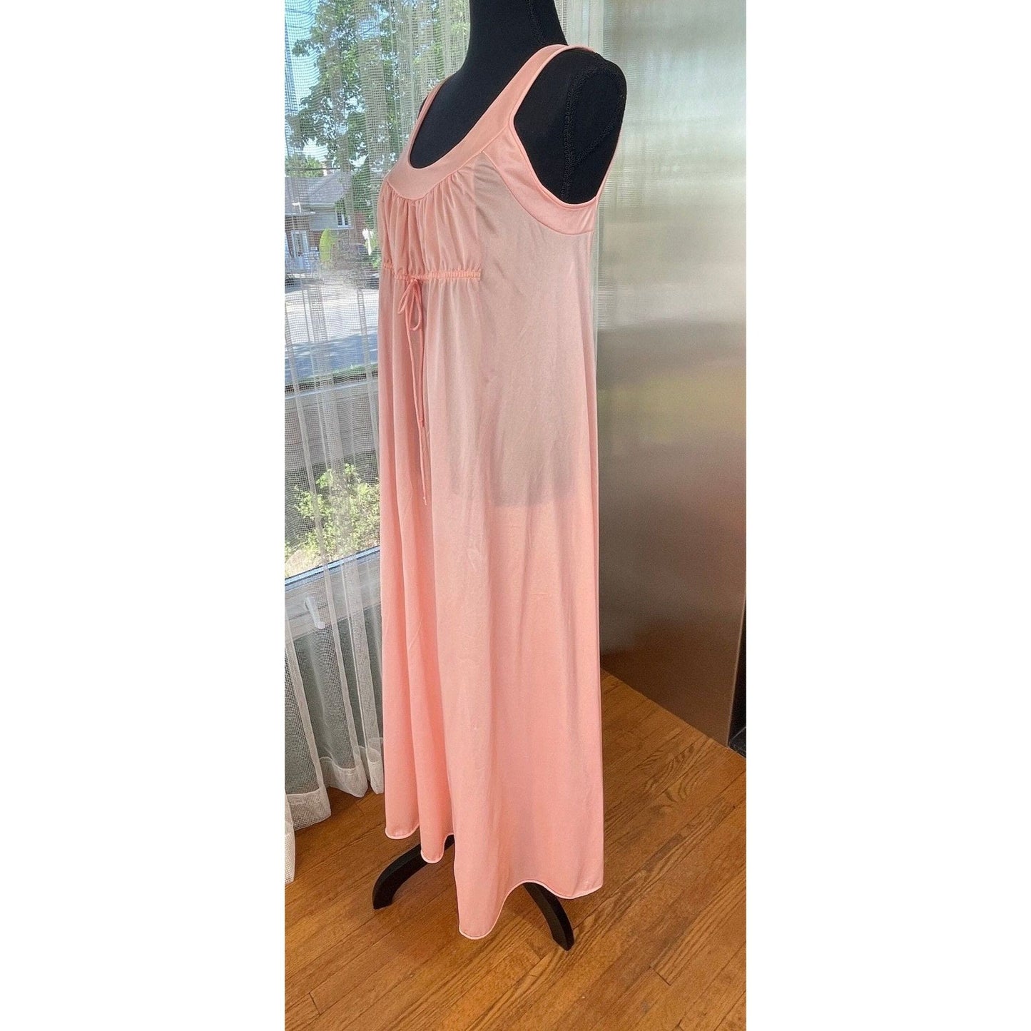 Vintage 80s night dress, peach sleeveless negligee