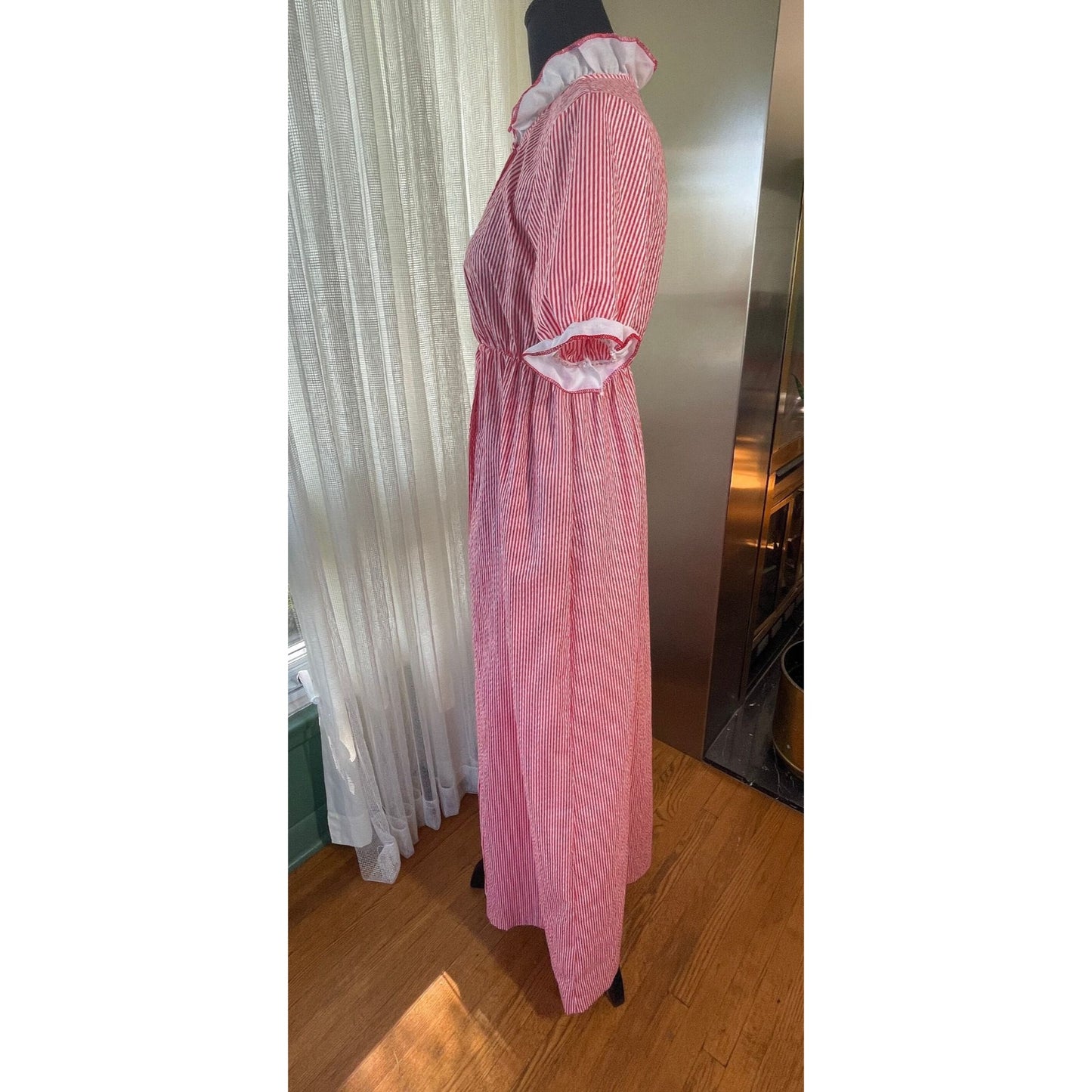 Vintage 70s dress, red stripes, elastic waist, ruffled collar and cuffs