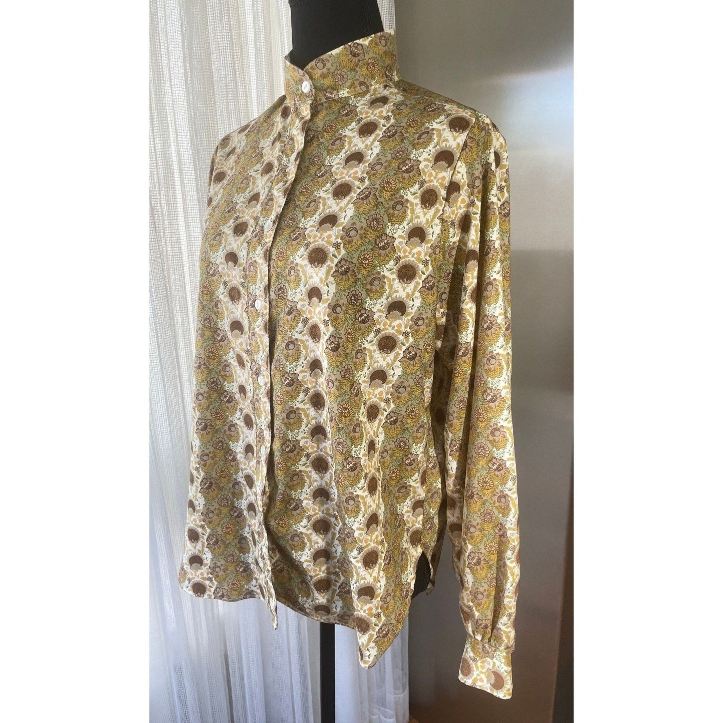 Vintage 80s satin blouse, green sunflowers pattern, long sleeves