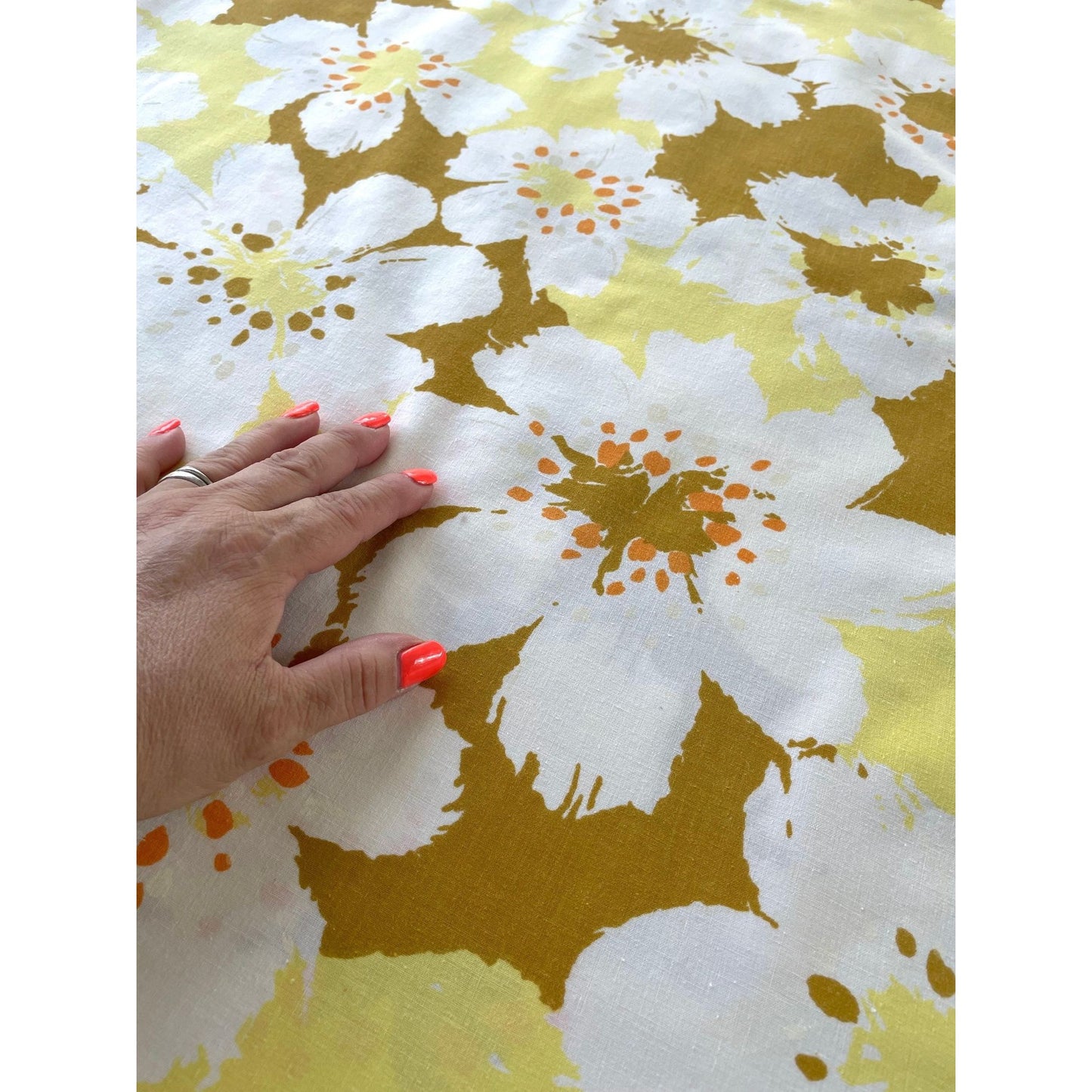 Vintage 70s flat sheet, twin size bed, Truprest