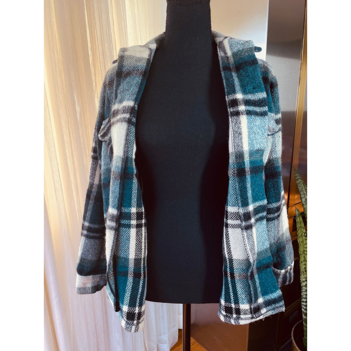 Vintage 1960s Canadian lumber Jack wool plaid shirt, Bell Shirt