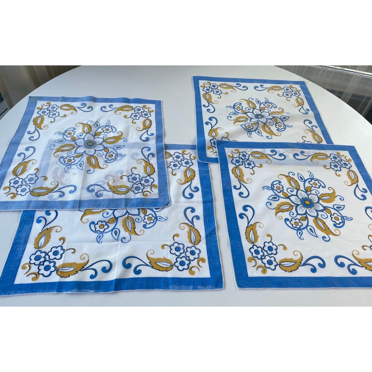 Vintage napkins, set of 4