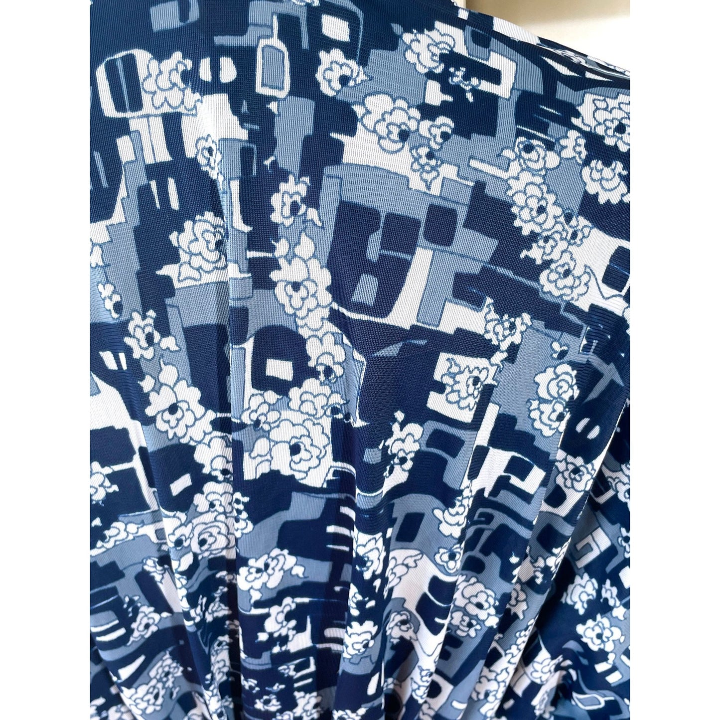 Vintage 70s house dress, blue and white abstract groovy pattern