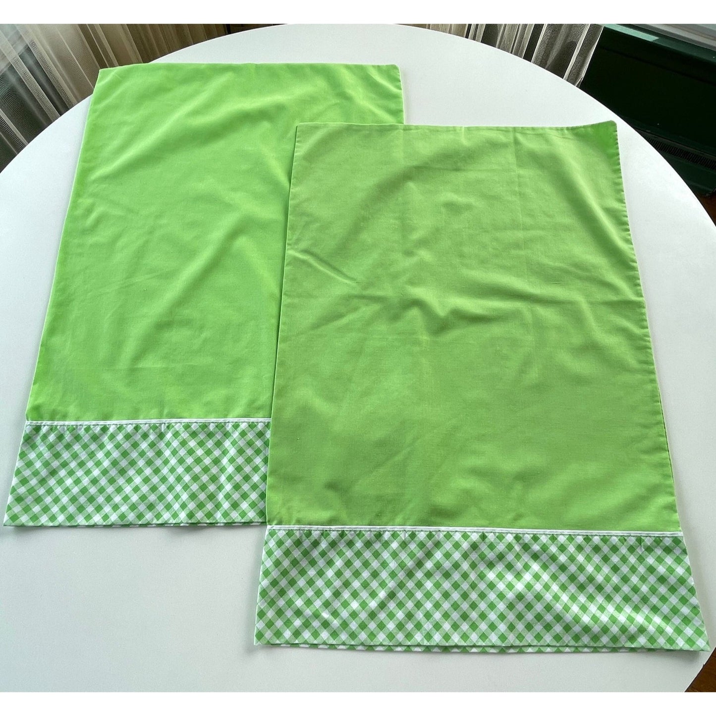 Vintage 80s pillowcases, Cannon Featherlite