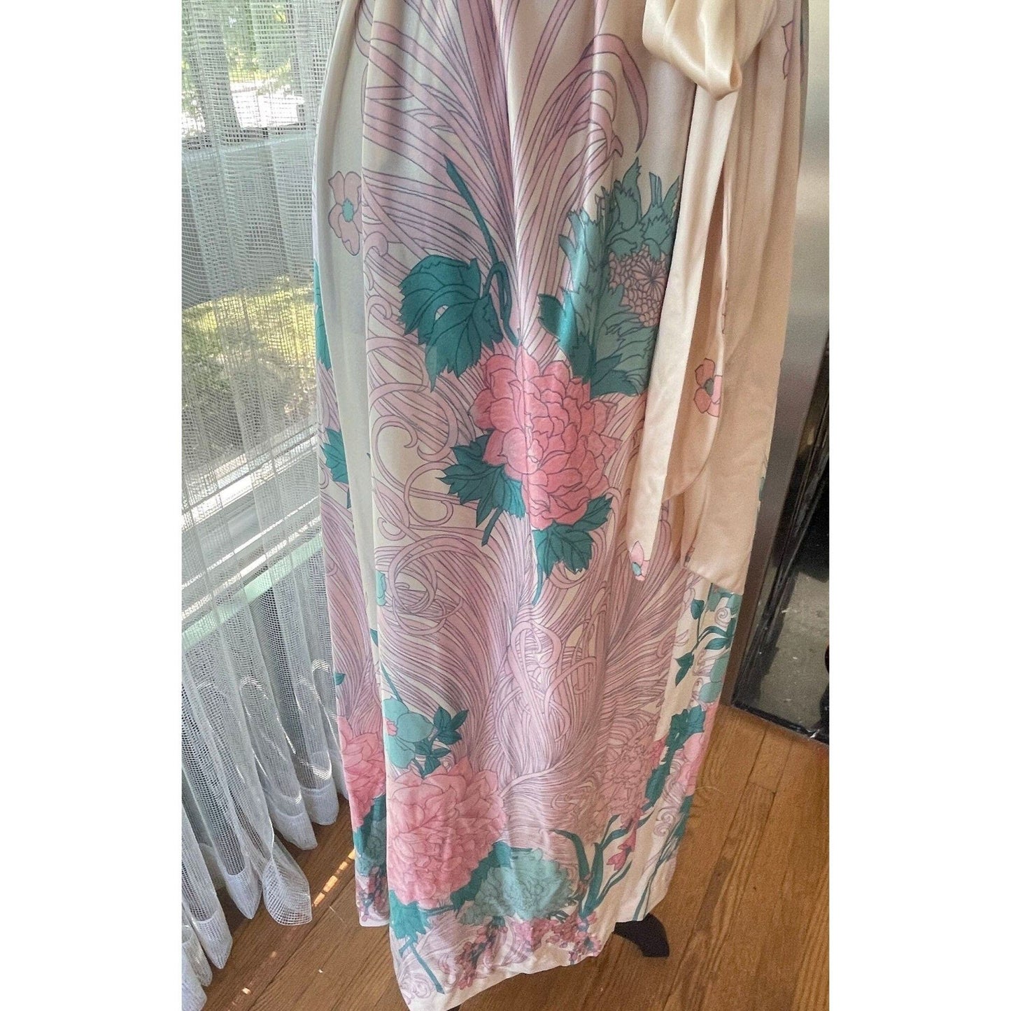 Vintage 1960s house dress, floral nylon robe, Molyclaire Canada