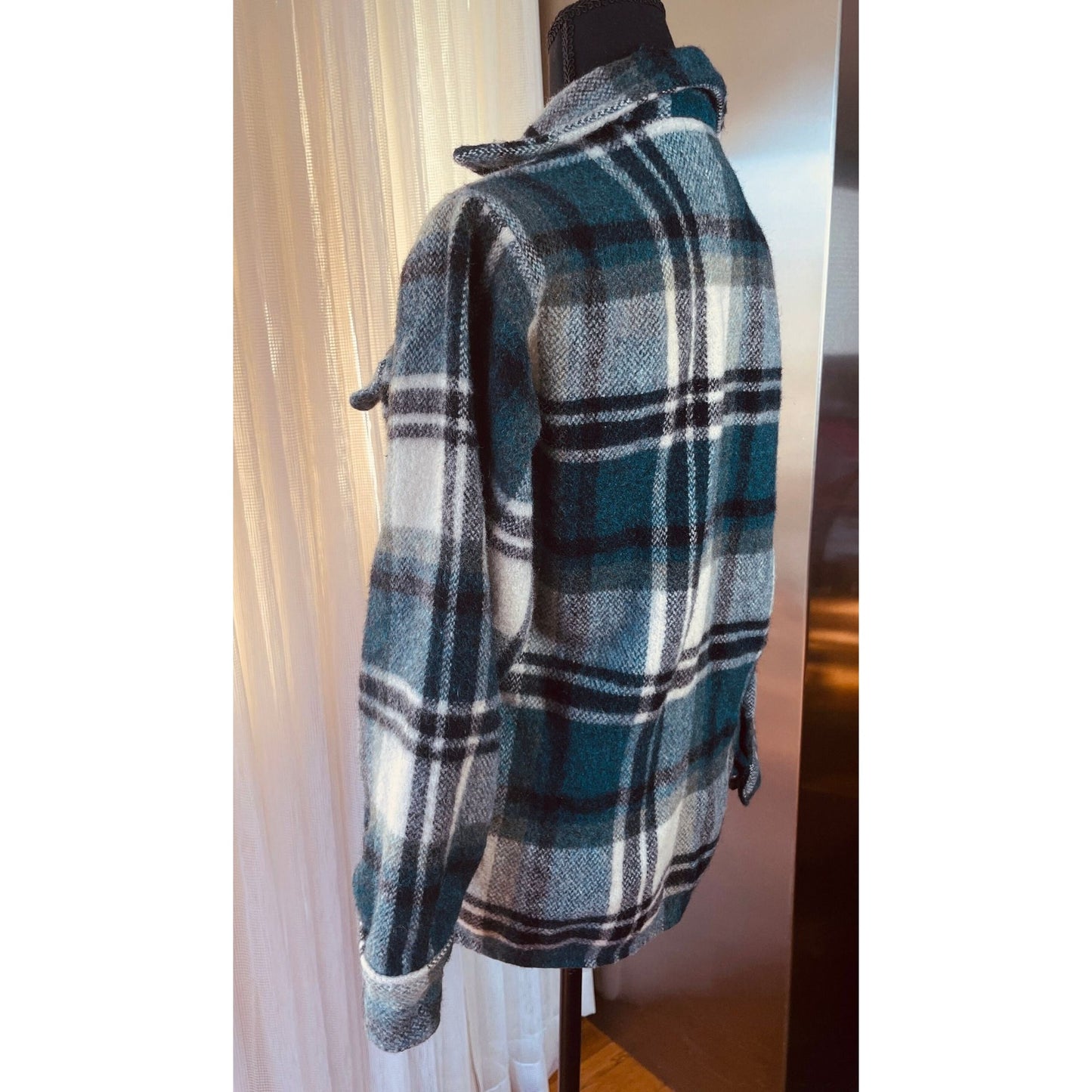 Vintage 1960s Canadian lumber Jack wool plaid shirt, Bell Shirt