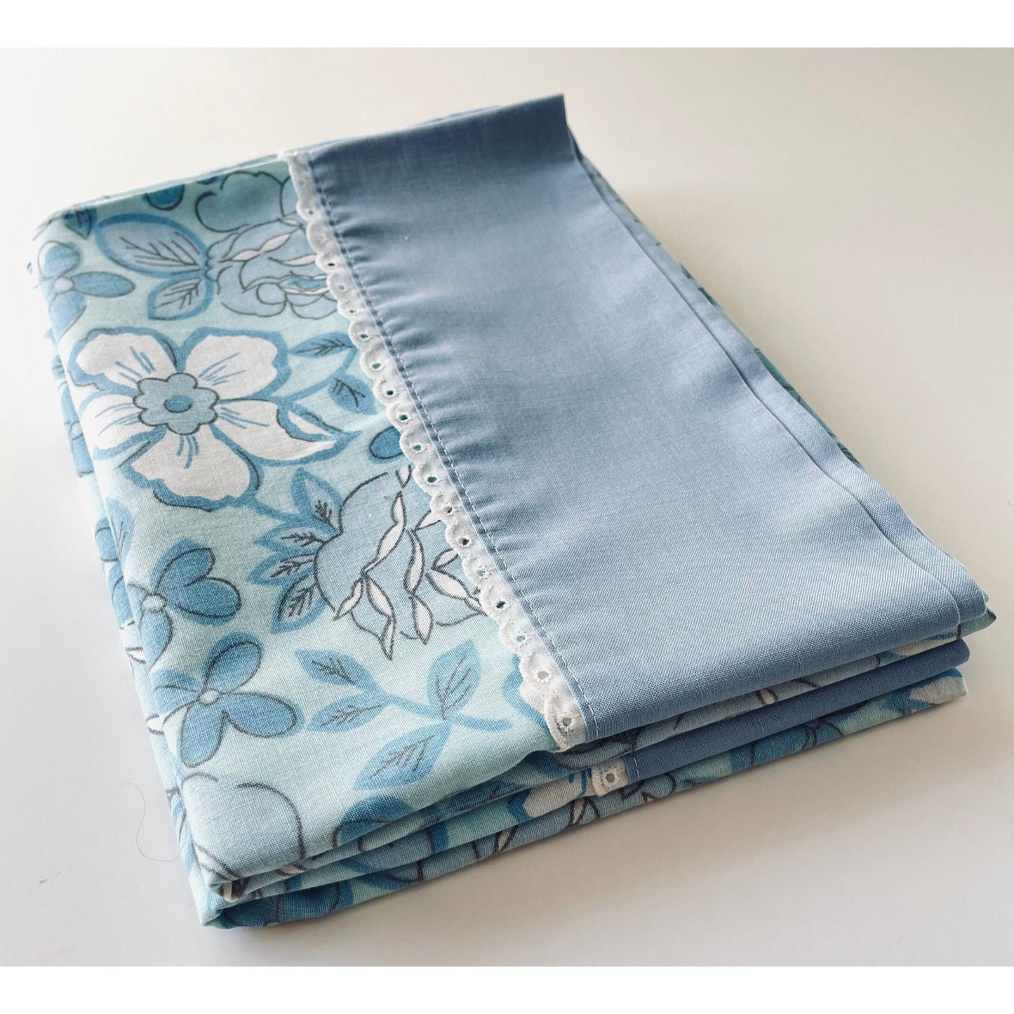Vintage 70s pillowcases, blue flowers , Dan River Dantrel