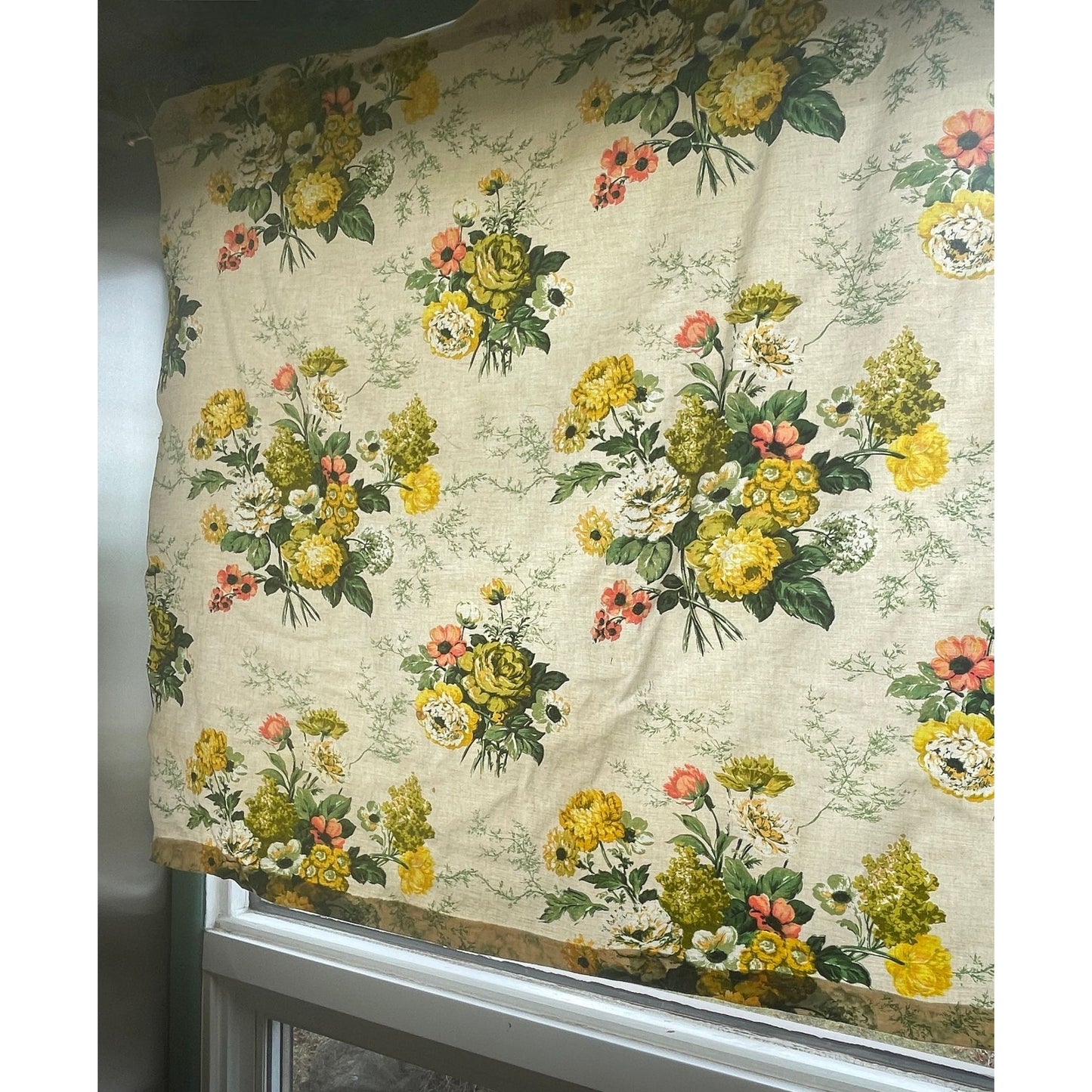 Vintage 60s yellow bouquets curtain, single panel