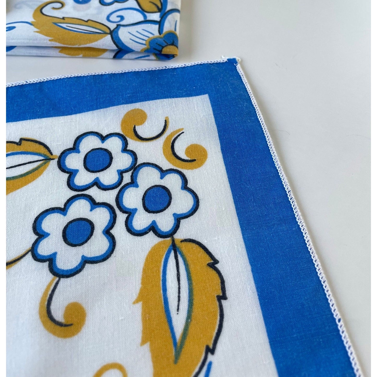 Vintage napkins, set of 4