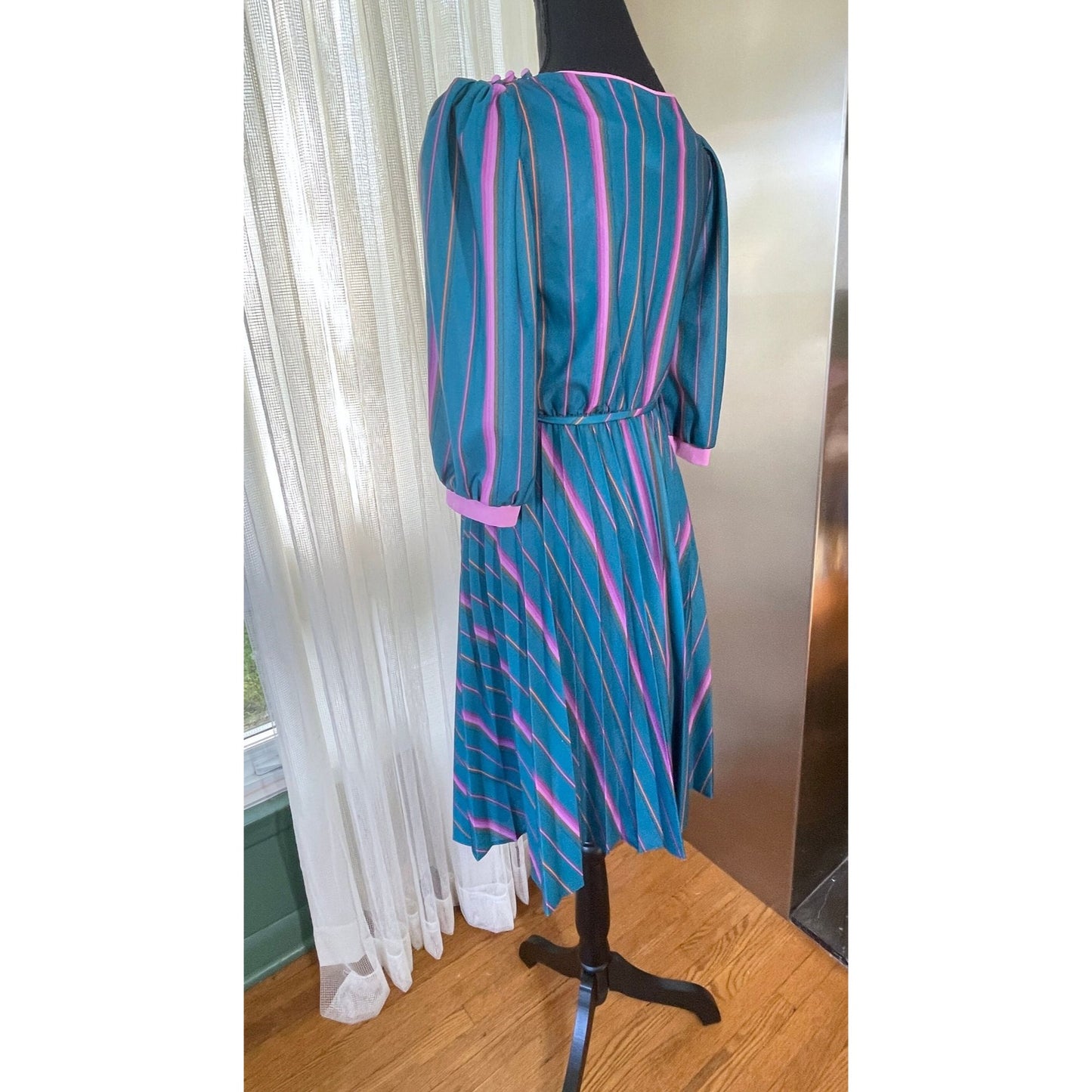 Vintage 80s dress, turquoise and pink stripes, long sleeves, pleated skirt